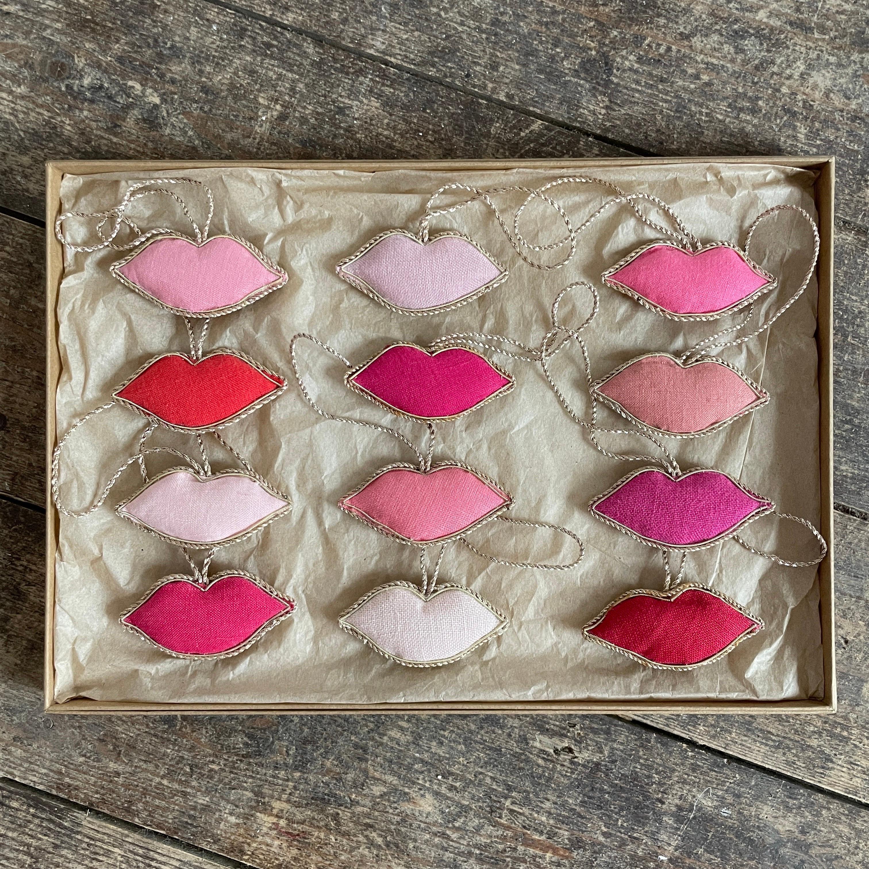 Sconosciuto Set di 12 Labbra di lino irlandese in edizione limitata Ornamento rosa rosso A. Valentin in vendita