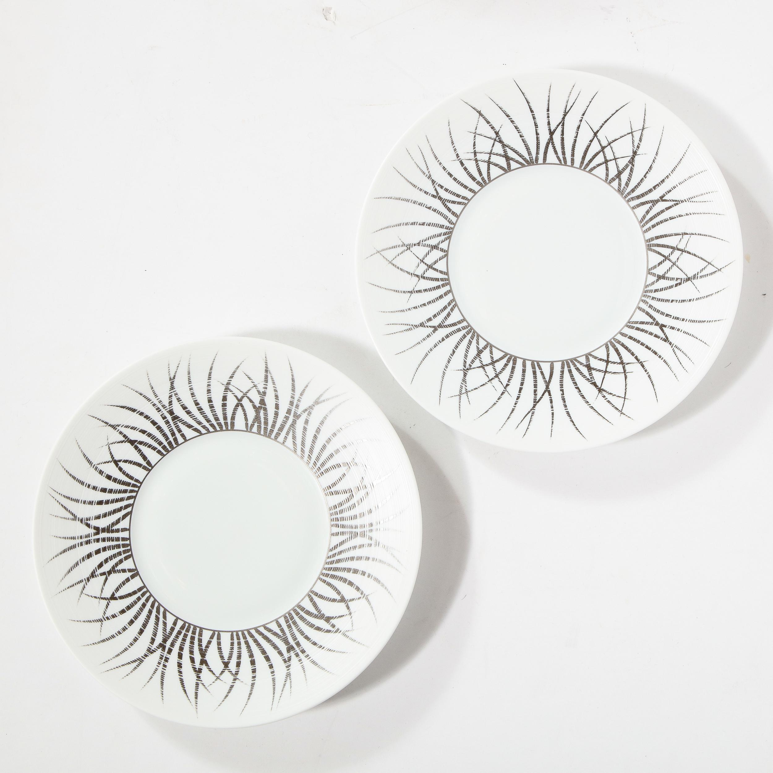 Lote de 12 platos de postre de porcelana dorada de Limoges 