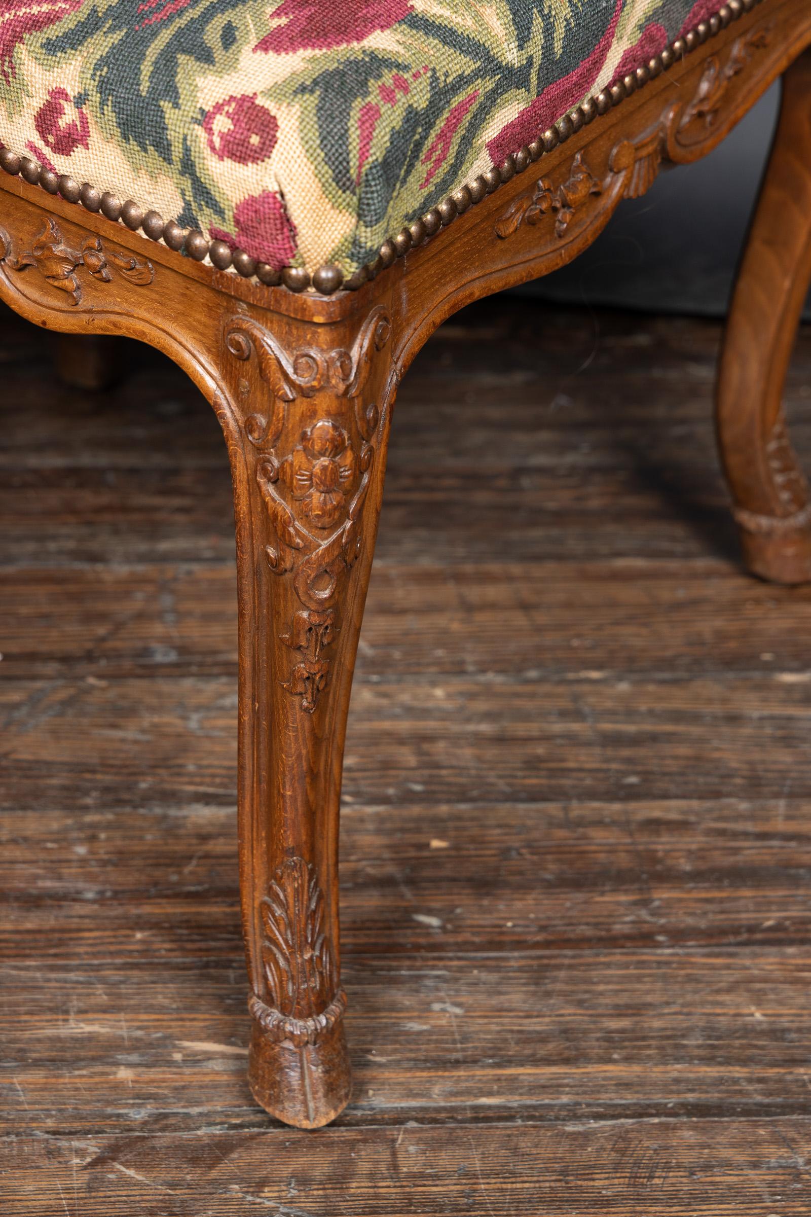 Set di 12 sedie a schienale alto in Oak Luigi XV con arazzo originale, XIX secolo In condizioni buone in vendita a New Orleans, LA