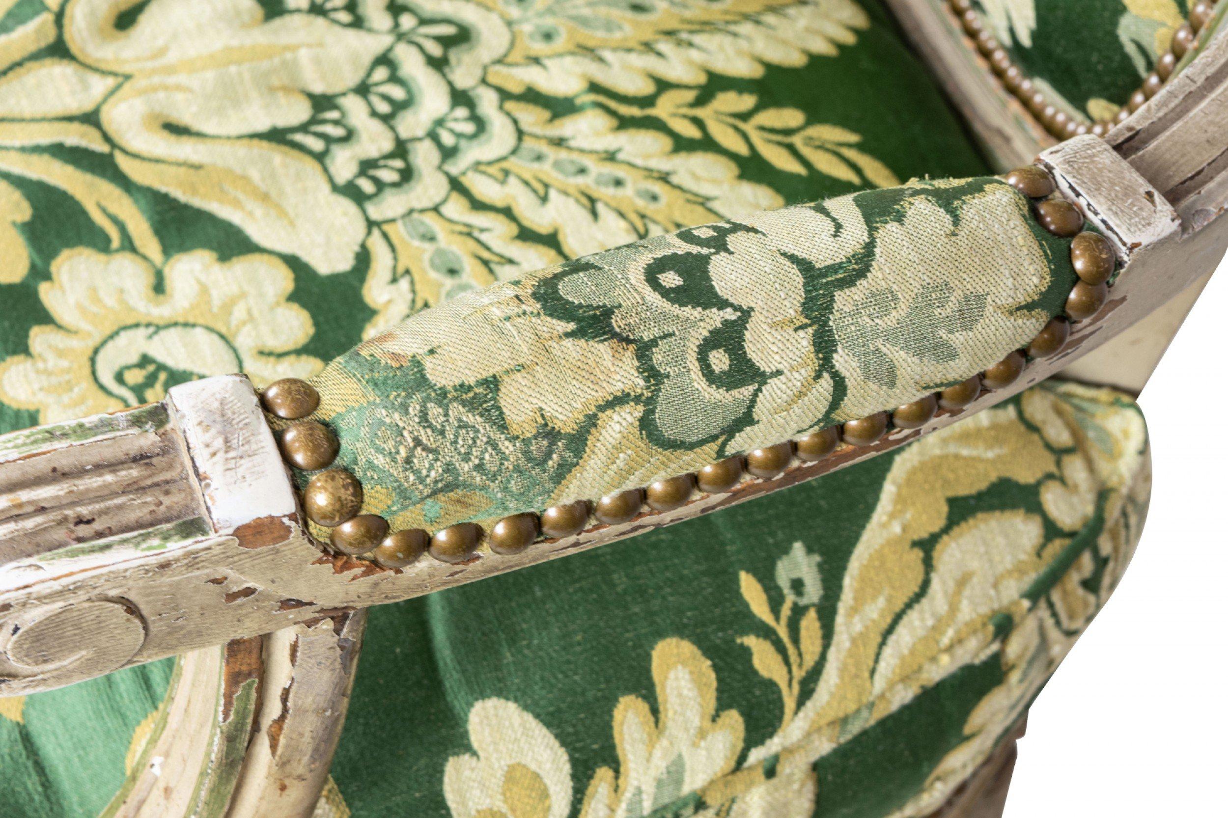 Ensemble de 12 chaises de salle à manger de style Louis XVI peintes en damas vert en vente 1