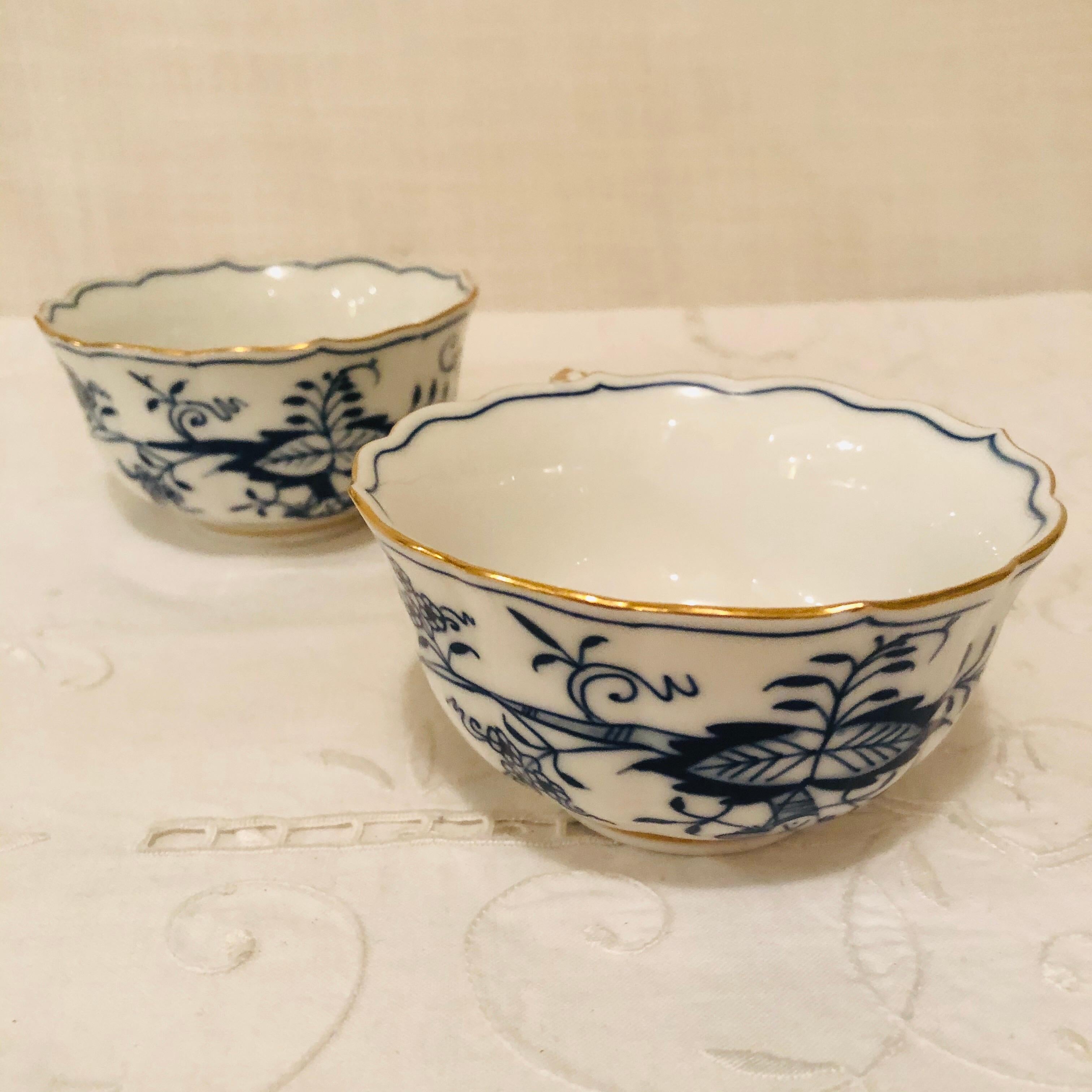 German Set of 12 Meissen Blue Onion Teacups and Saucers with a Gold Rim