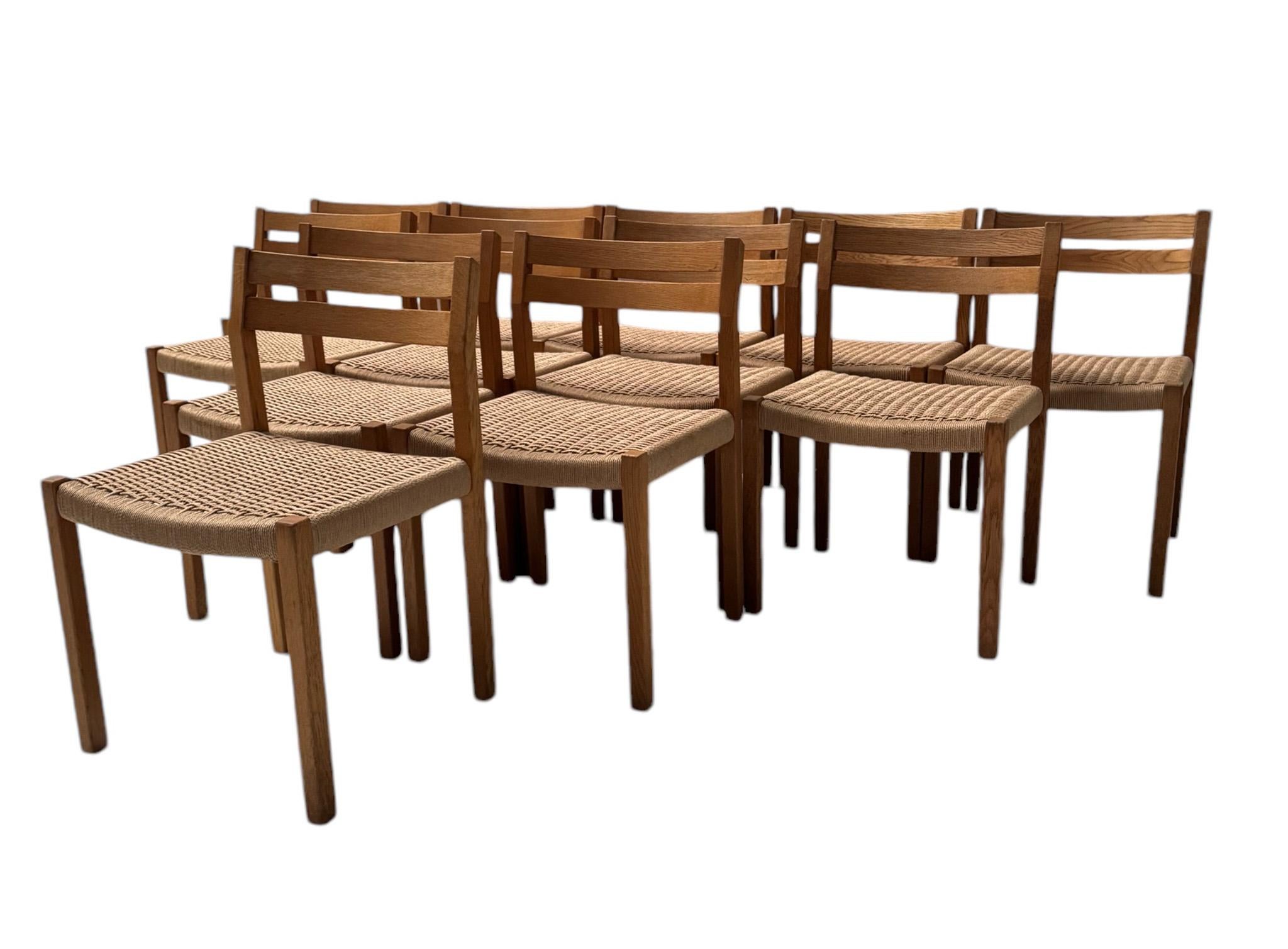 Set of 12 Mid-Century Modern 401 Dining Room Chairs by Niels Otto Møller, 1970s In Good Condition For Sale In Amsterdam, NL