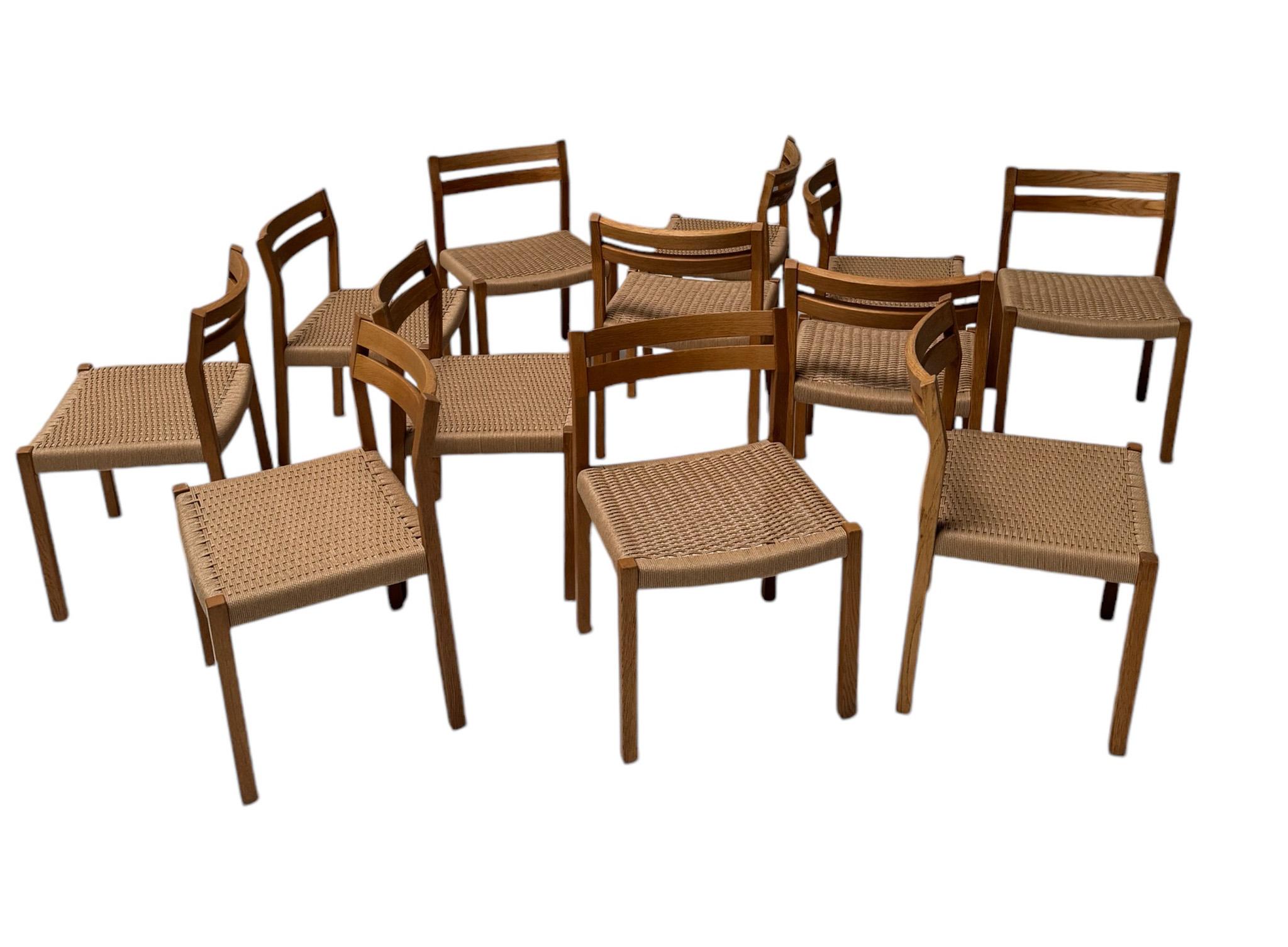 Set of 12 Mid-Century Modern 401 Dining Room Chairs by Niels Otto Møller, 1970s For Sale 1