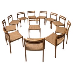 Juego de 12 sillas de comedor 401 modernas de mediados de siglo de Niels Otto Møller, años 70