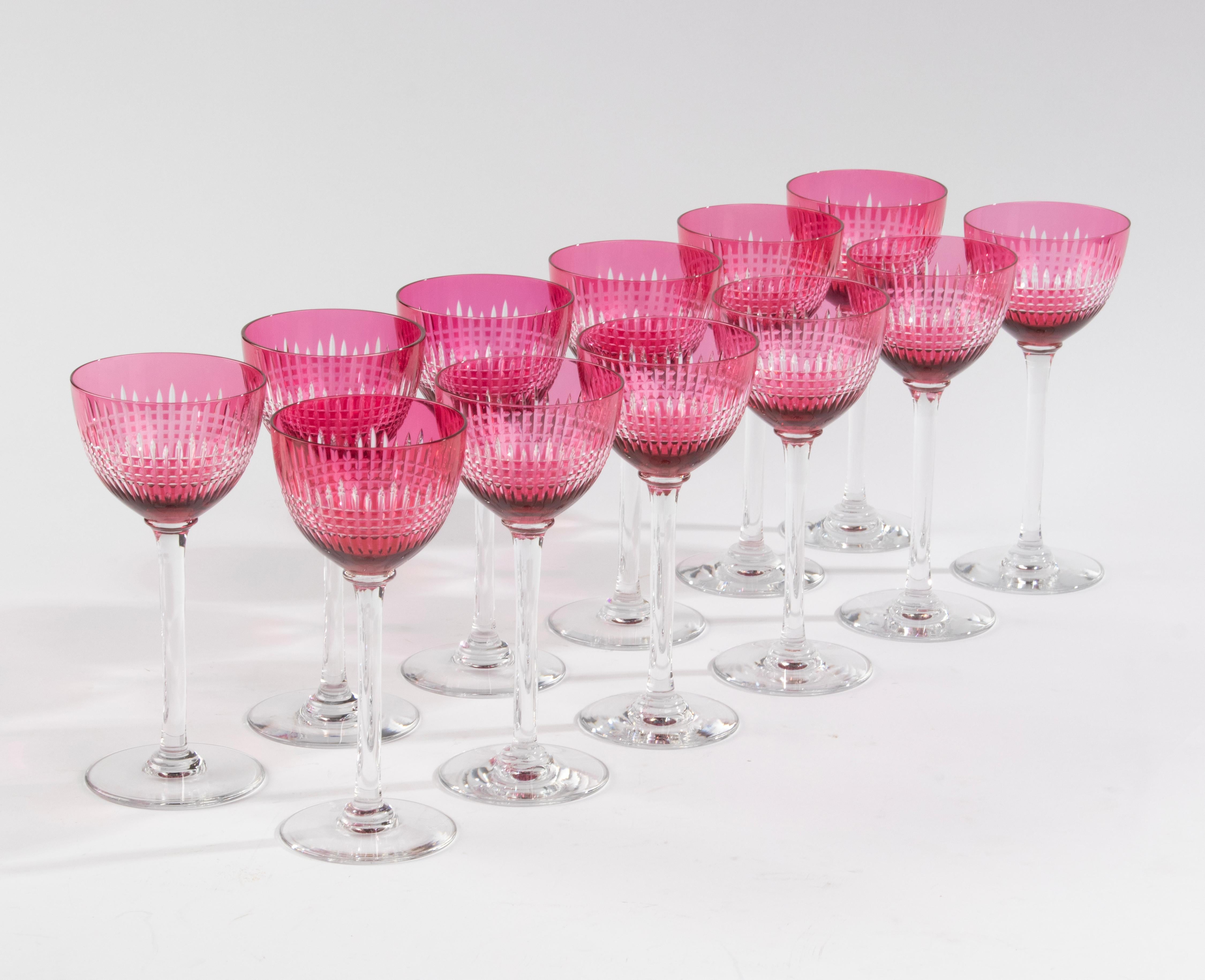 Set von 12 modernen Kristall-Weingläsern aus der Mitte des Jahrhunderts – Val Saint Lambert  im Angebot 6