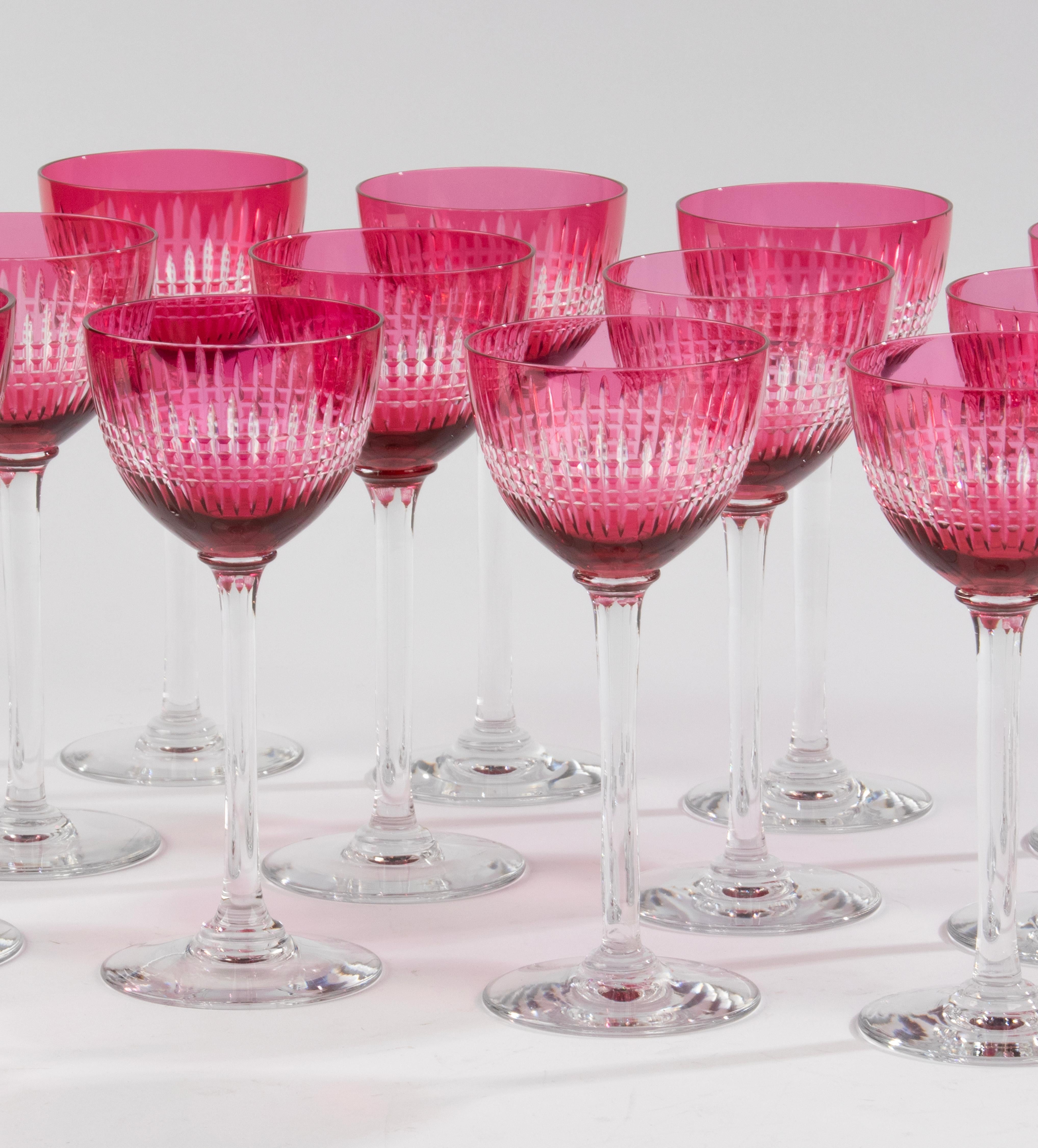 Set von 12 modernen Kristall-Weingläsern aus der Mitte des Jahrhunderts – Val Saint Lambert  im Angebot 9