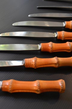 Satz von 12 Mid-Century Modern French Knives mit Bambusgriffen