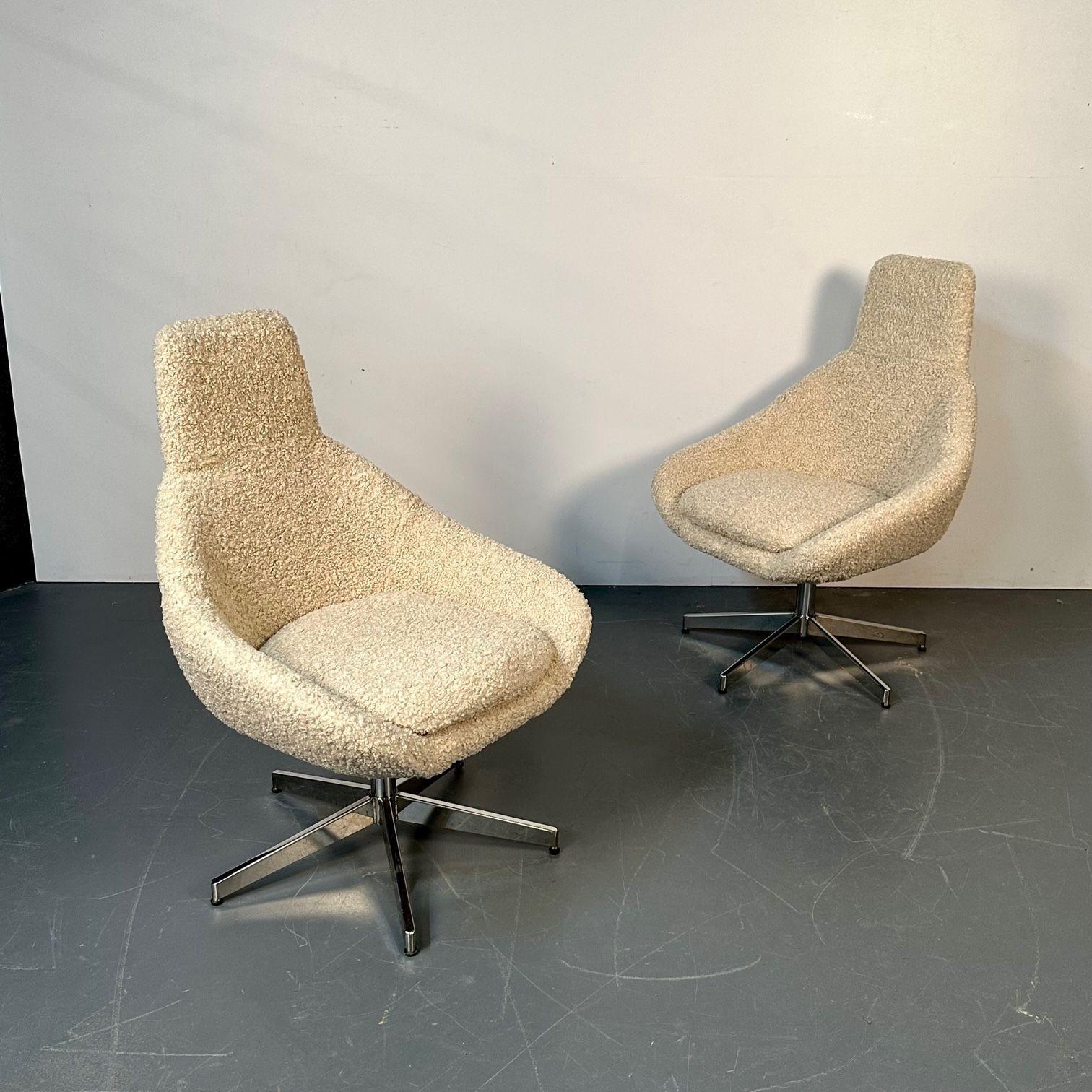 Set of 12 Mid-Century Modern Office / Swivel / Dining Chairs, White Bouclé In Good Condition In Stamford, CT