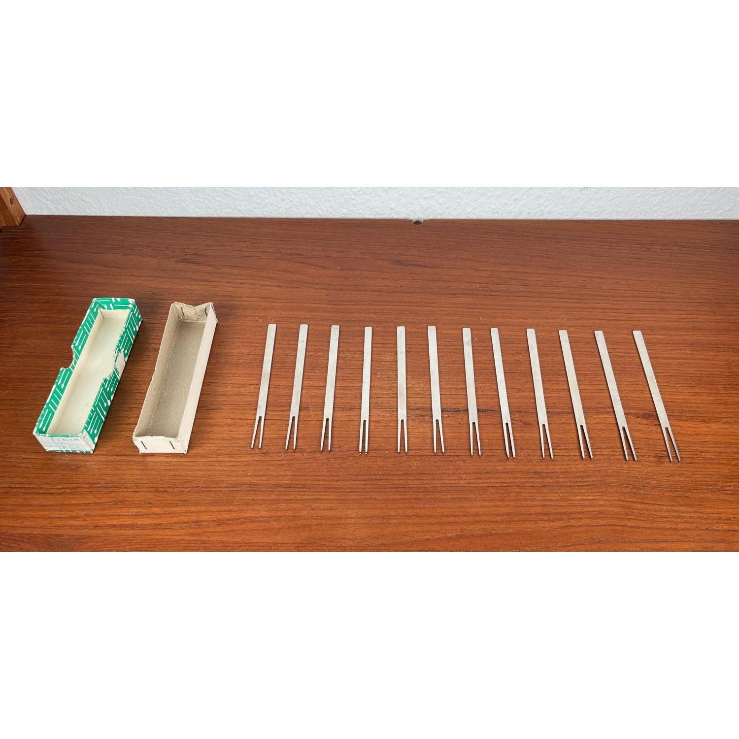 Set of 12 Mid-Century Stainless Steel Cocktail Forks by Peter Raacke, 1950s im Zustand „Hervorragend“ im Angebot in Hamburg, DE