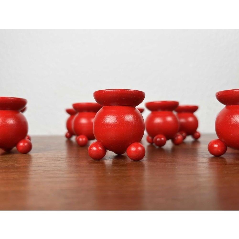 Juego de 12 candelabros navideños tradicionales suecos de madera de mediados de siglo, años 60 Moderno de mediados de siglo en venta