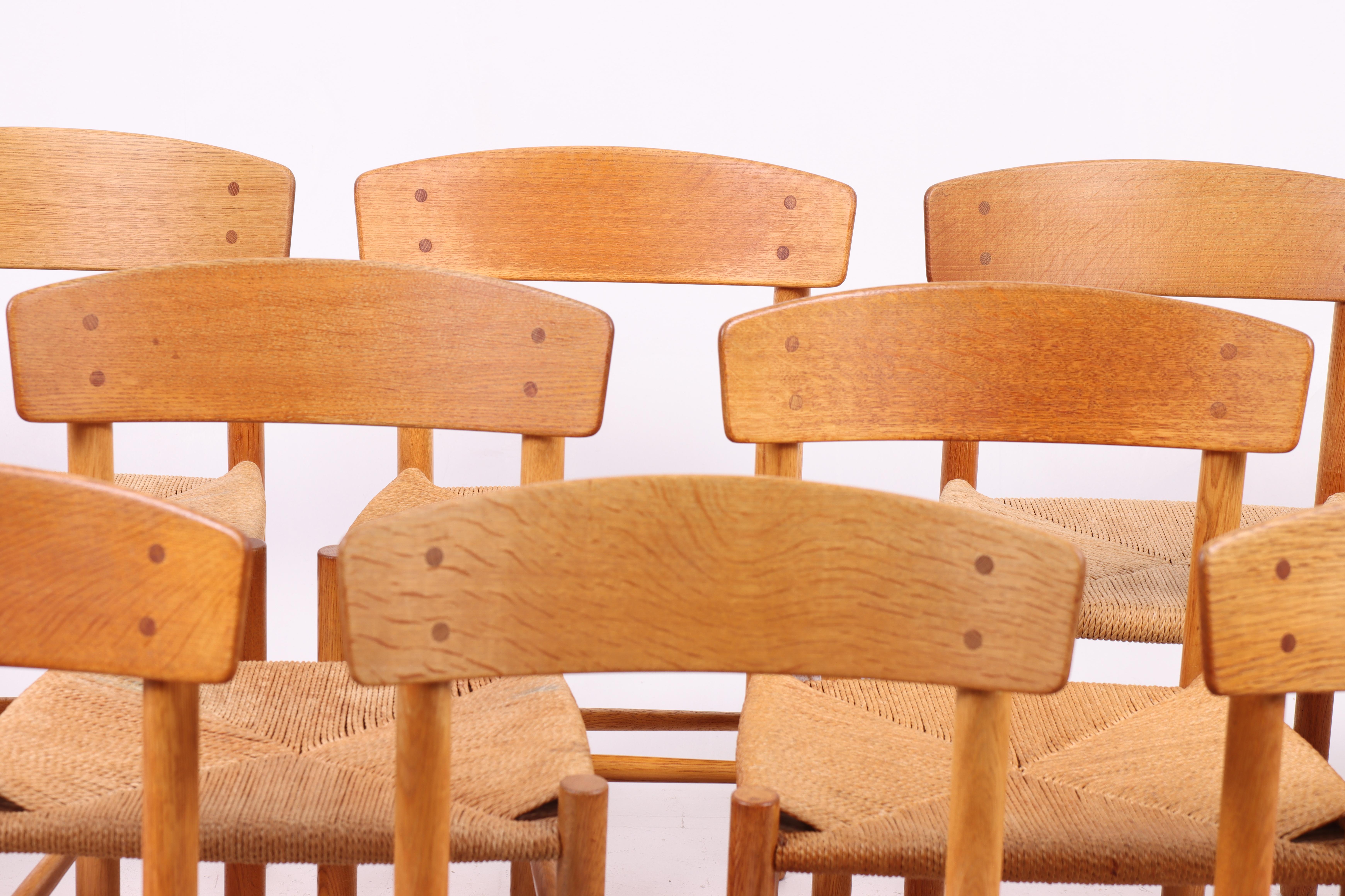 Scandinave moderne Ensemble de 12 chaises d'appoint du milieu du siècle en Oak et Paper Corde par Børge Mogensen en vente