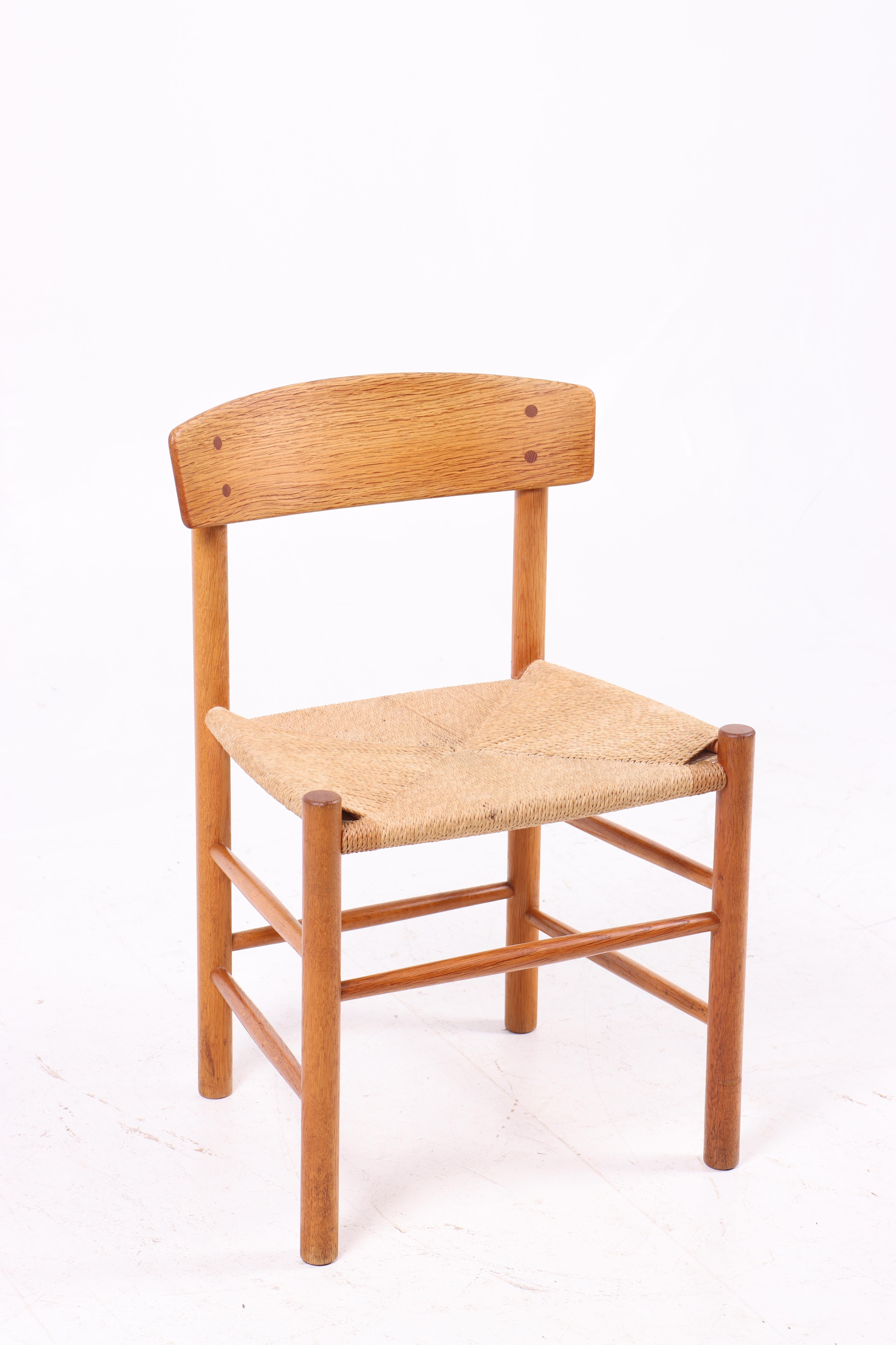 Corde en papier Ensemble de 12 chaises d'appoint du milieu du siècle en Oak et Paper Corde par Børge Mogensen en vente