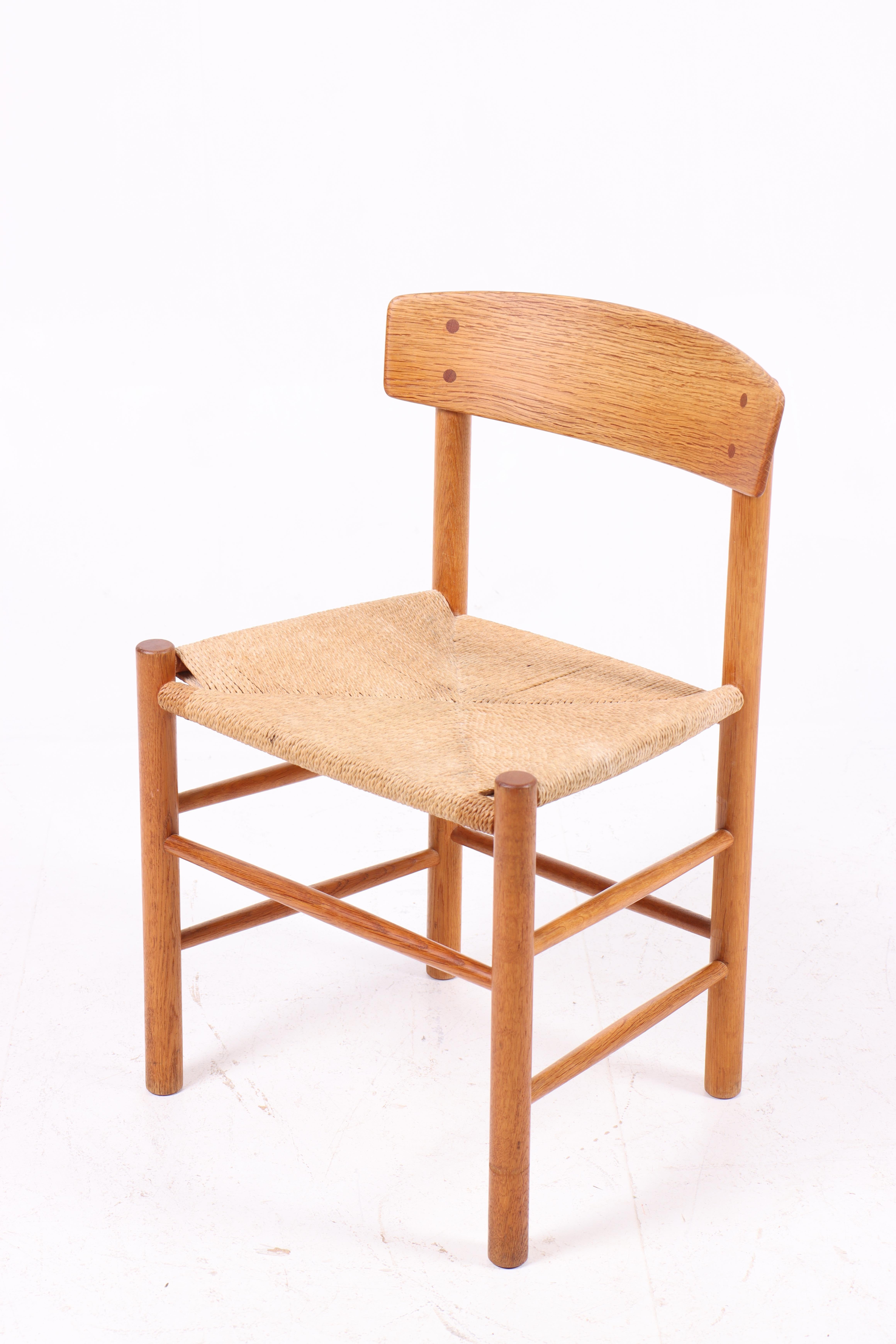 Ensemble de 12 chaises d'appoint du milieu du siècle en Oak et Paper Corde par Børge Mogensen en vente 1