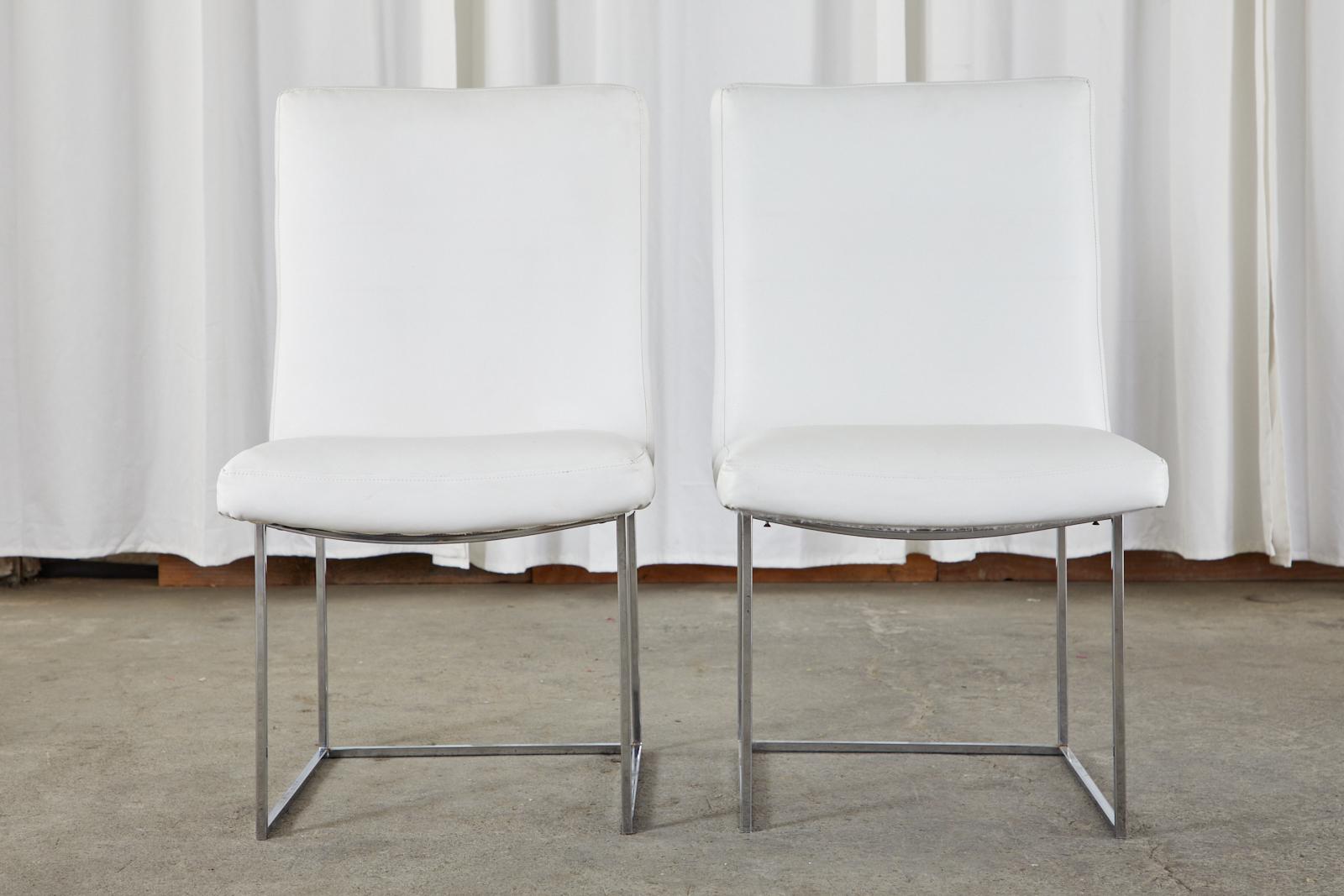 20ième siècle Ensemble de 12 chaises de salle à manger Milo Baughman 1187 chromées aux lignes fines en vente