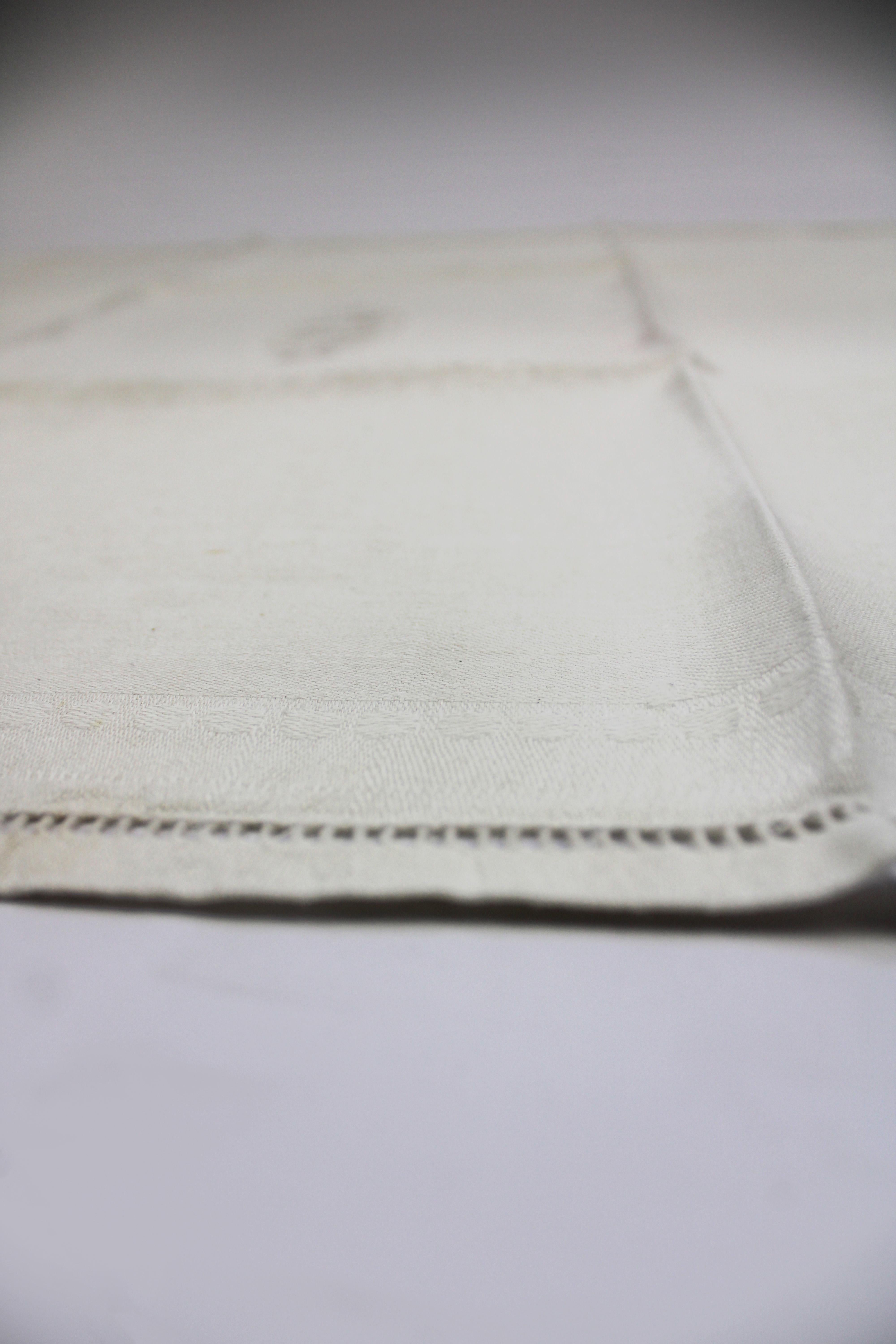 Set of 12 Monogramed Large Cream Colored Belgian Linen Table Napkins Belgium For Sale 5