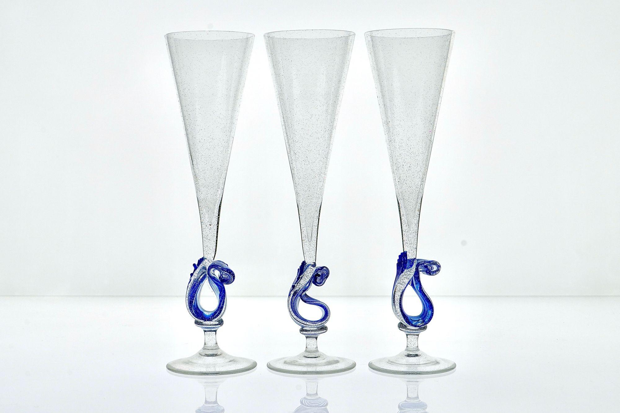 Set of 12 Murano Glass flutes with wave sculptural element by Cenedese For Sale 7
