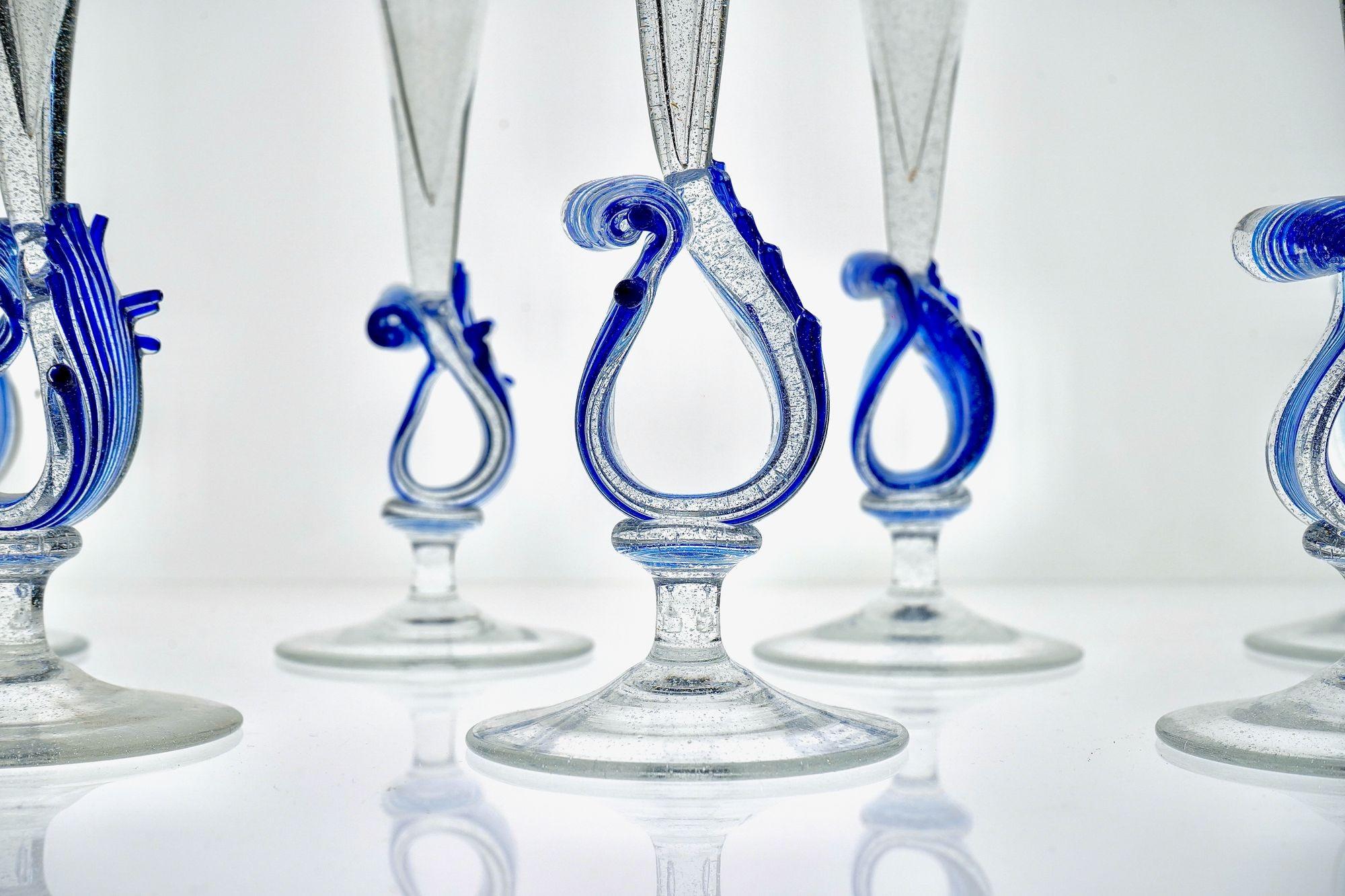 Mid-Century Modern Set of 12 Murano Glass flutes with wave sculptural element by Cenedese For Sale