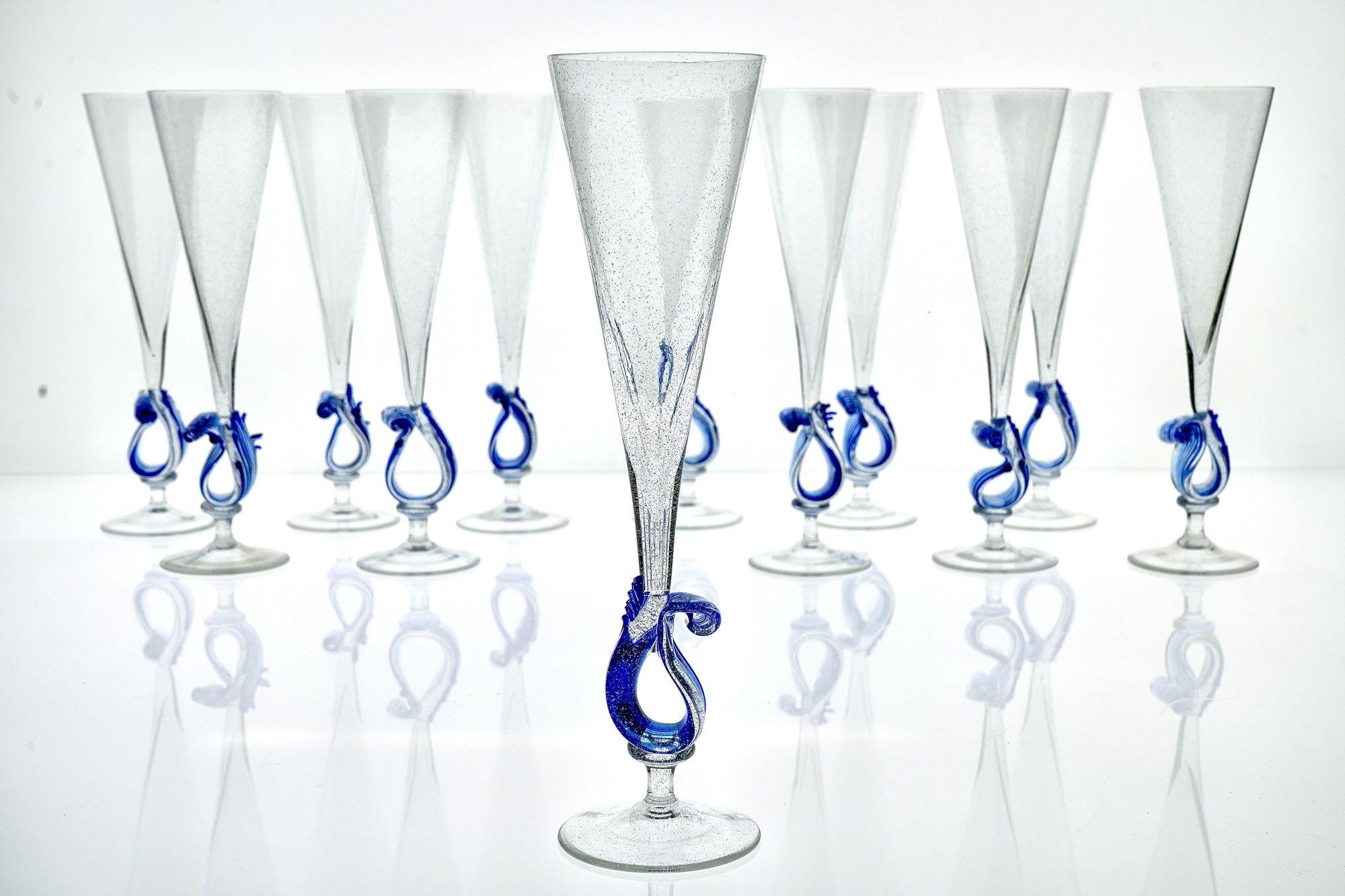 Set of 12 Murano Glass flutes with wave sculptural element by Cenedese In Excellent Condition For Sale In Tavarnelle val di Pesa, Florence
