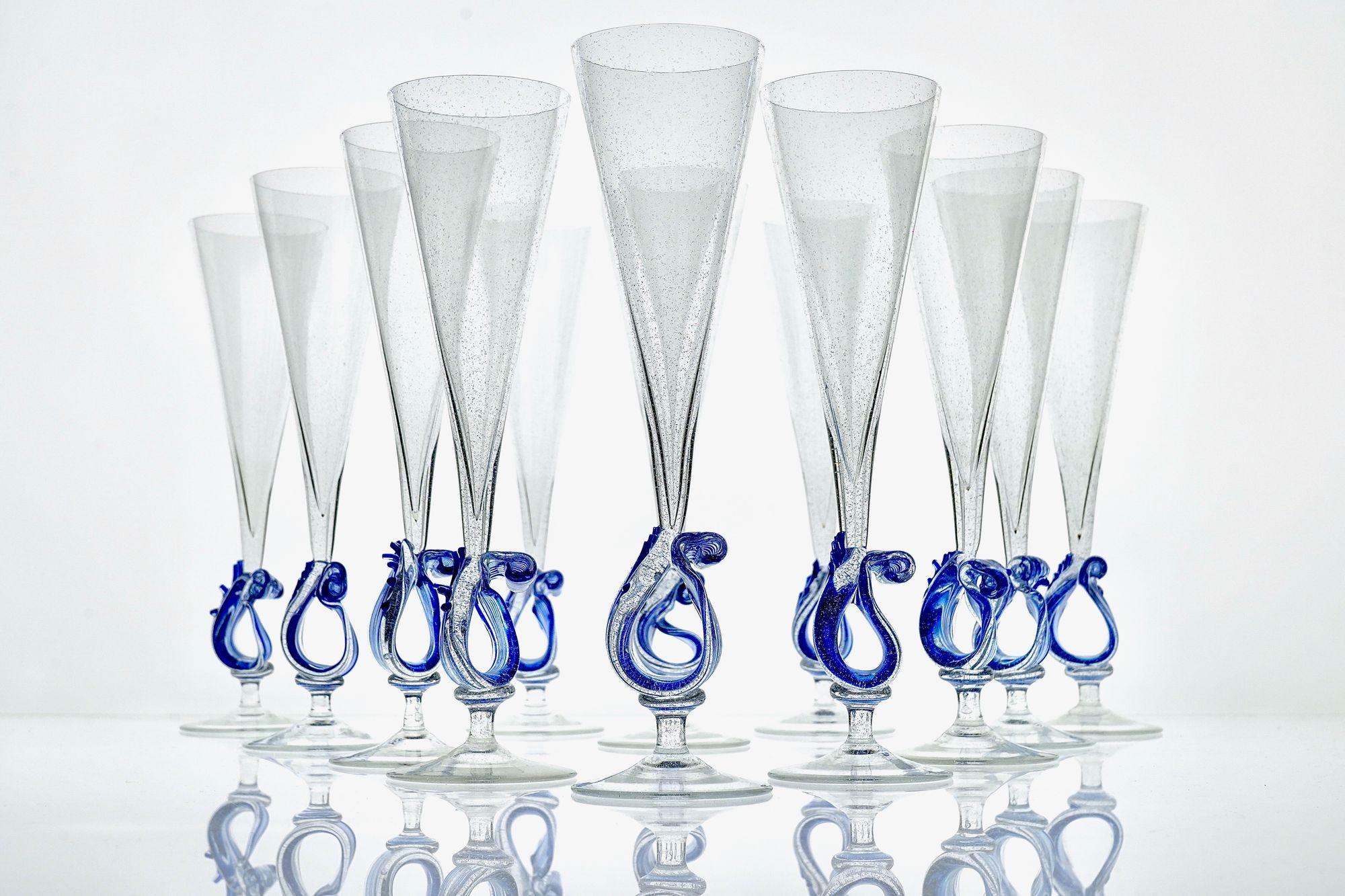 20th Century Set of 12 Murano Glass flutes with wave sculptural element by Cenedese For Sale