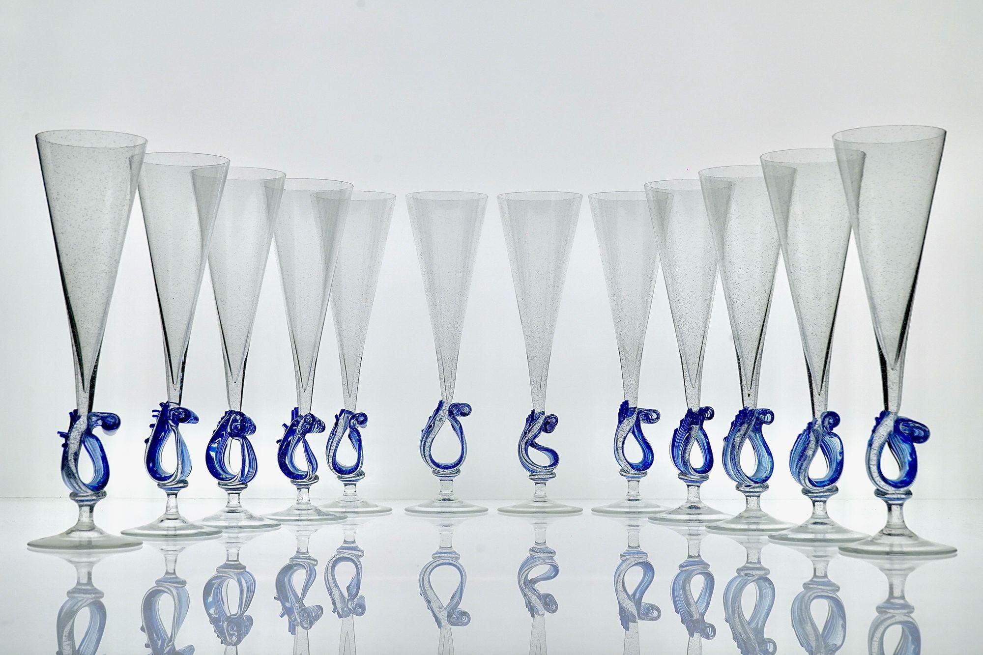 Set of 12 Murano Glass flutes with wave sculptural element by Cenedese For Sale 1
