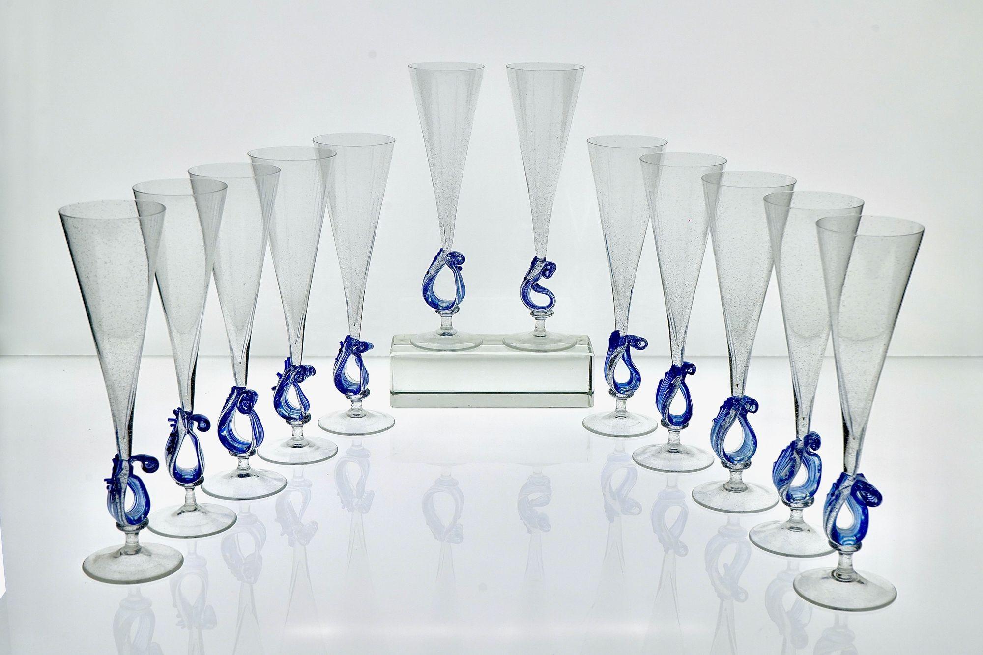 Set of 12 Murano Glass flutes with wave sculptural element by Cenedese For Sale 3