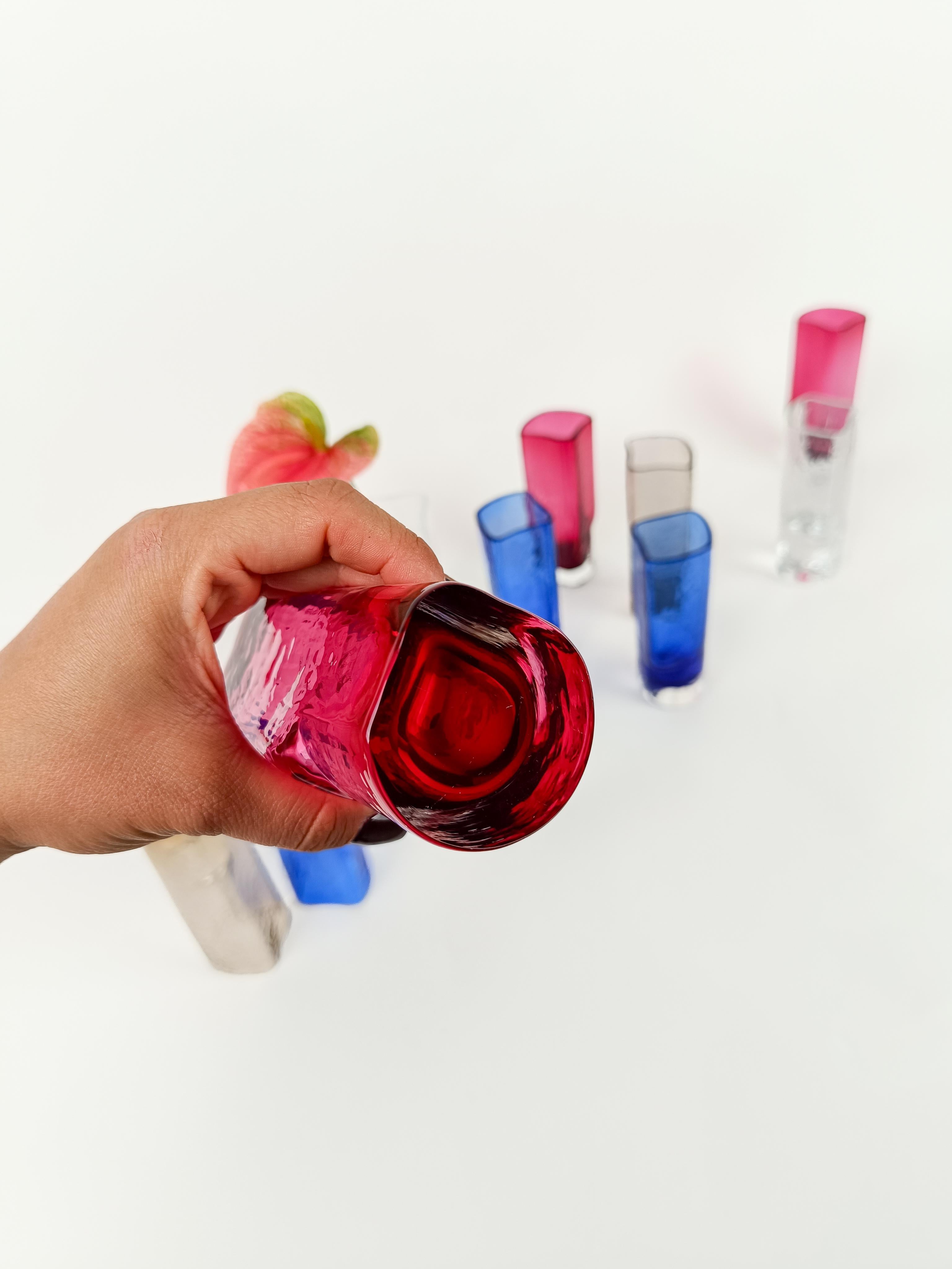 Juego de 12 vasos largos de colores de Murano de Nason Moretti, Italia, años 60 Moderno de mediados de siglo en venta