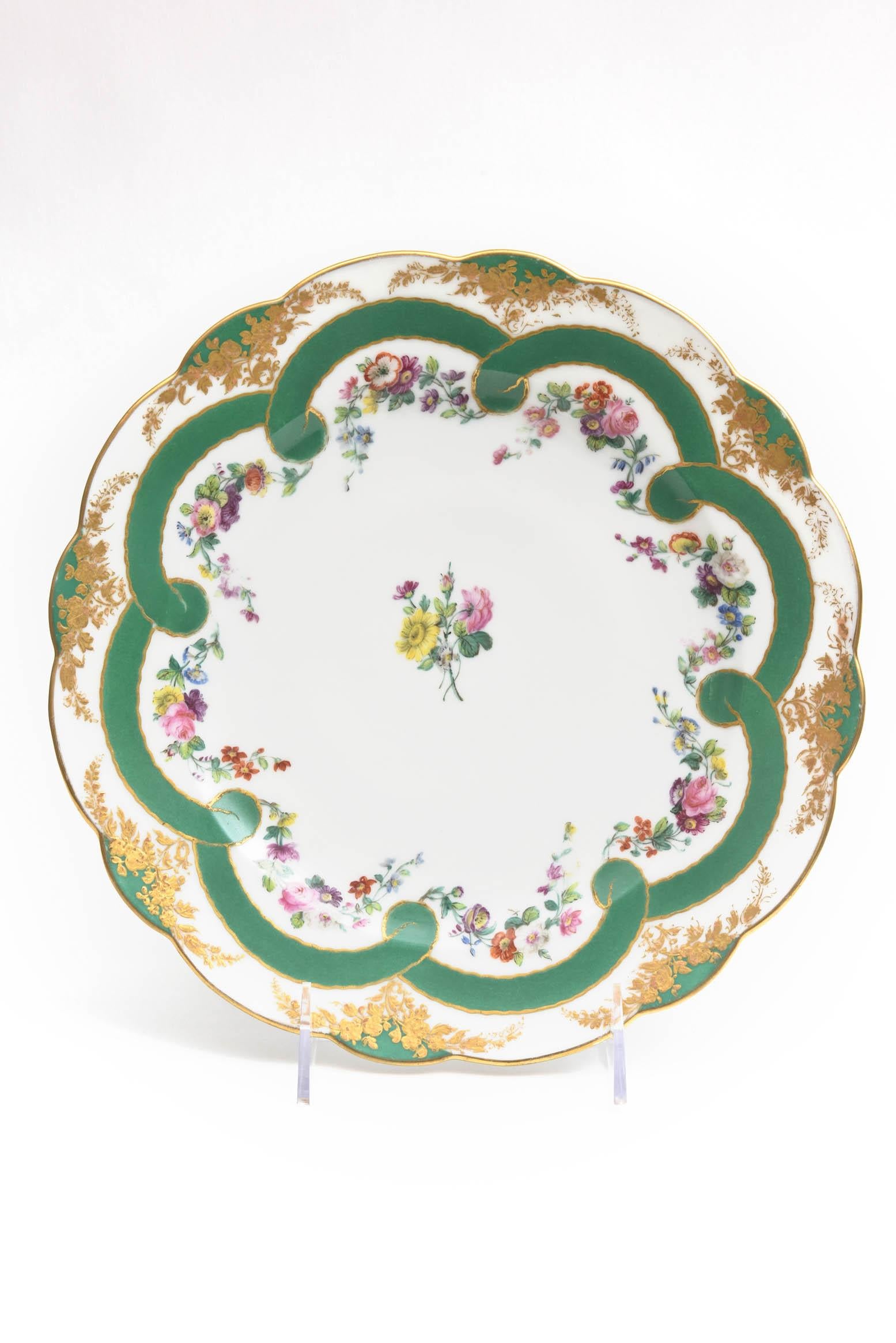 Hand-Crafted Set of 12 Museum Quality Feuillet Painted Old Paris Porcelain Plates, circa 1830