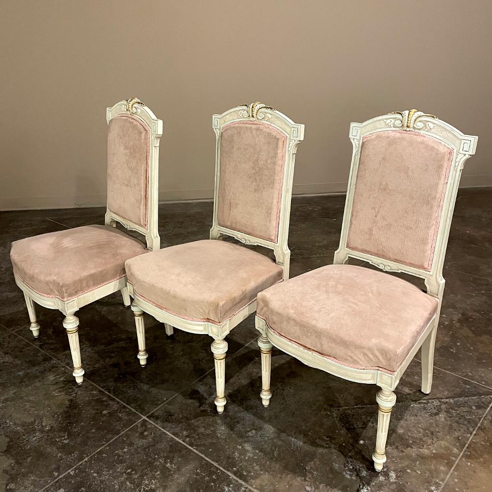 Ensemble de 12 chaises de salle à manger peintes d'époque Napoléon III Bon état - En vente à Dallas, TX