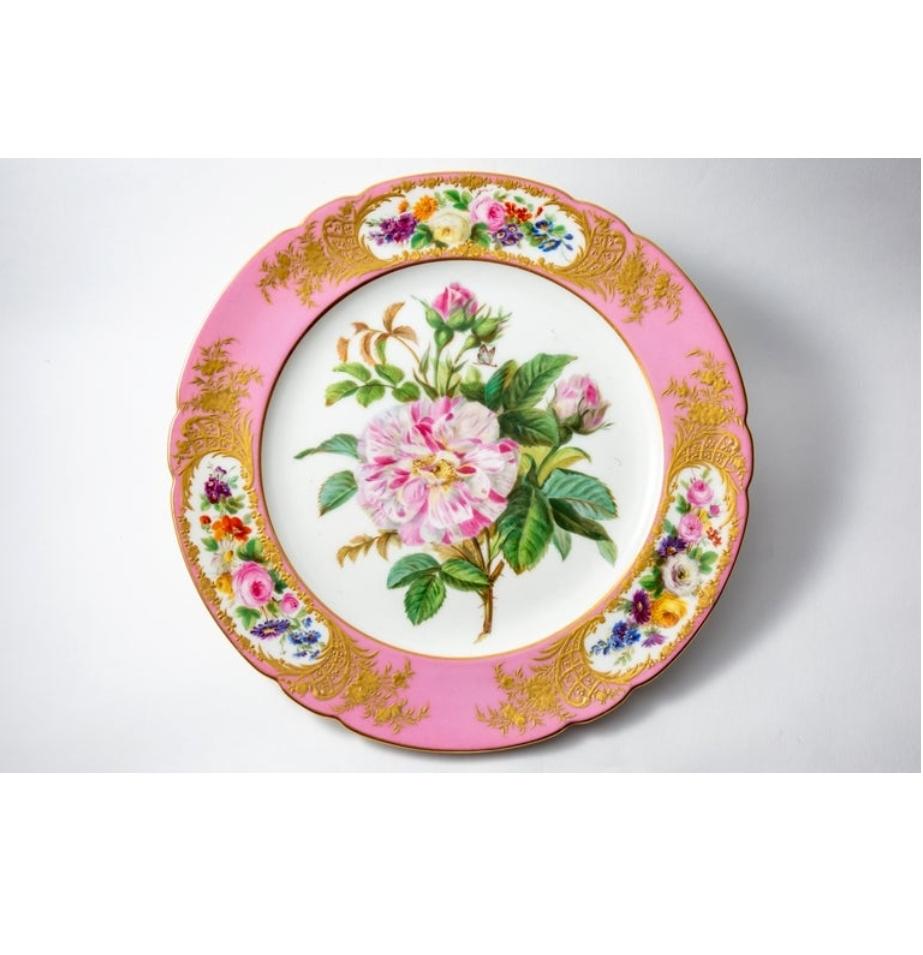 Set of twelve Paris porcelain lavishly decorated dishes with flowers from the early to mid-19th century, circa 1840.
The artist Jean-Pierre Feuillet (1777-1840) was one of the best and most renowned decorators of his time in Paris.
Feuillet became