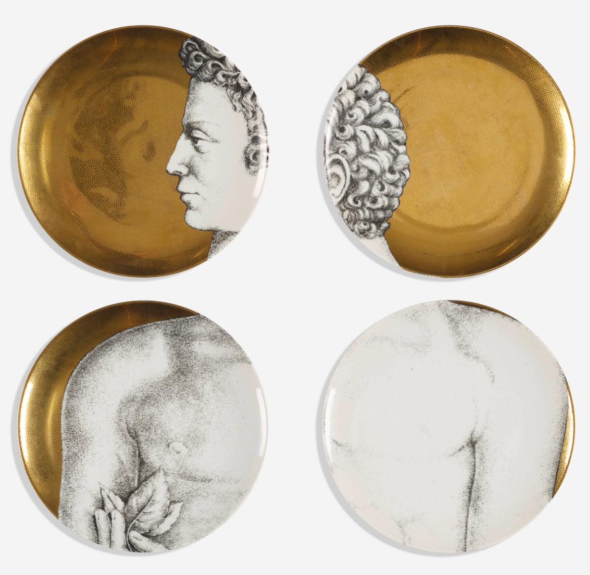 12 planches du modèle Adamo (Adam) conçu par Piero Fornasetti dans les années 1950. Piero Fornasetti a créé une série d'Adams et une série d'Eva contenant chacune 12 plaques. Ces assiettes ont un diamètre de 26 cm et sont en très bon état. Quelques