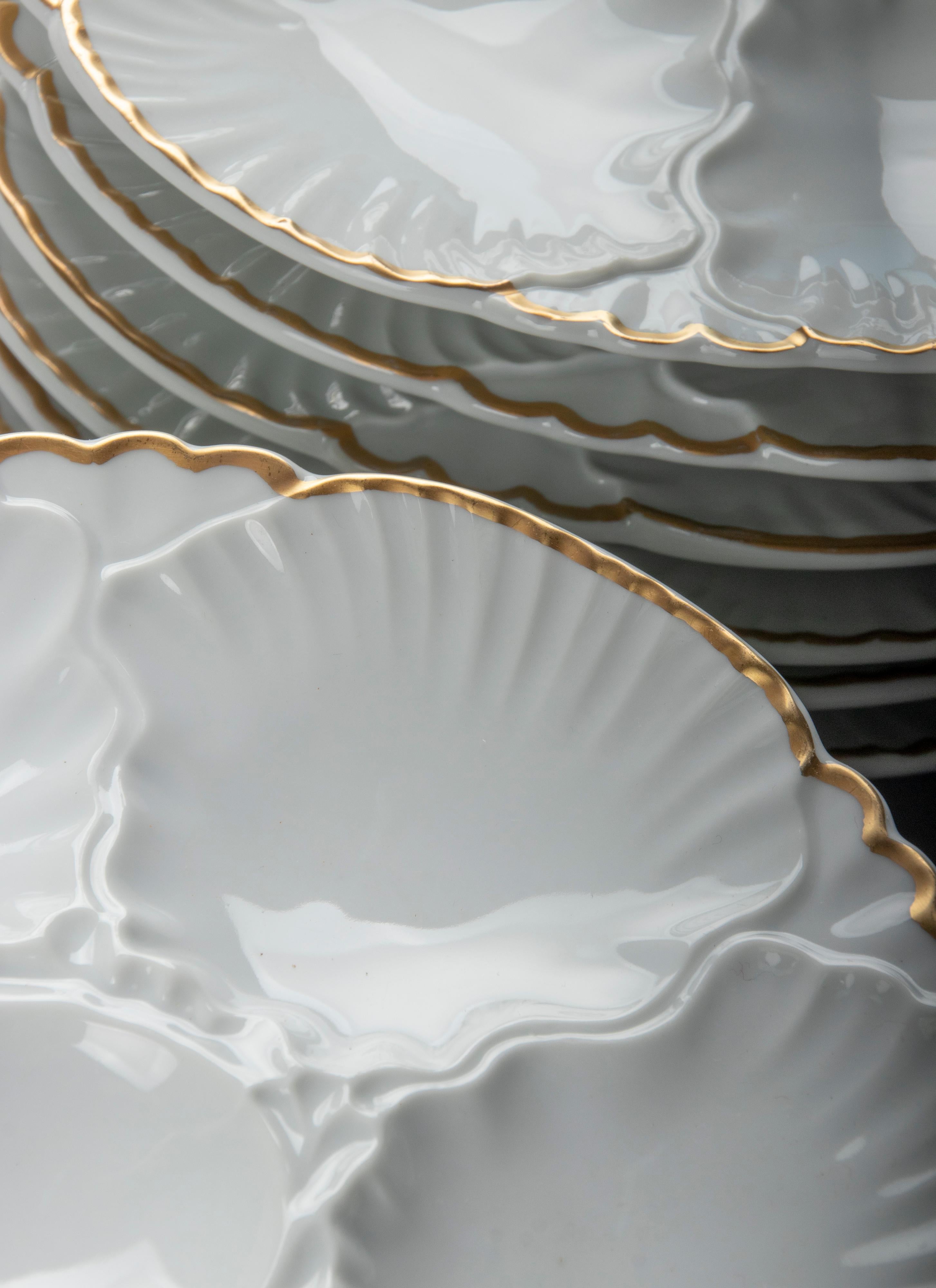 Set of 12 Porcelain Oysterplates Made by Cerabel 5