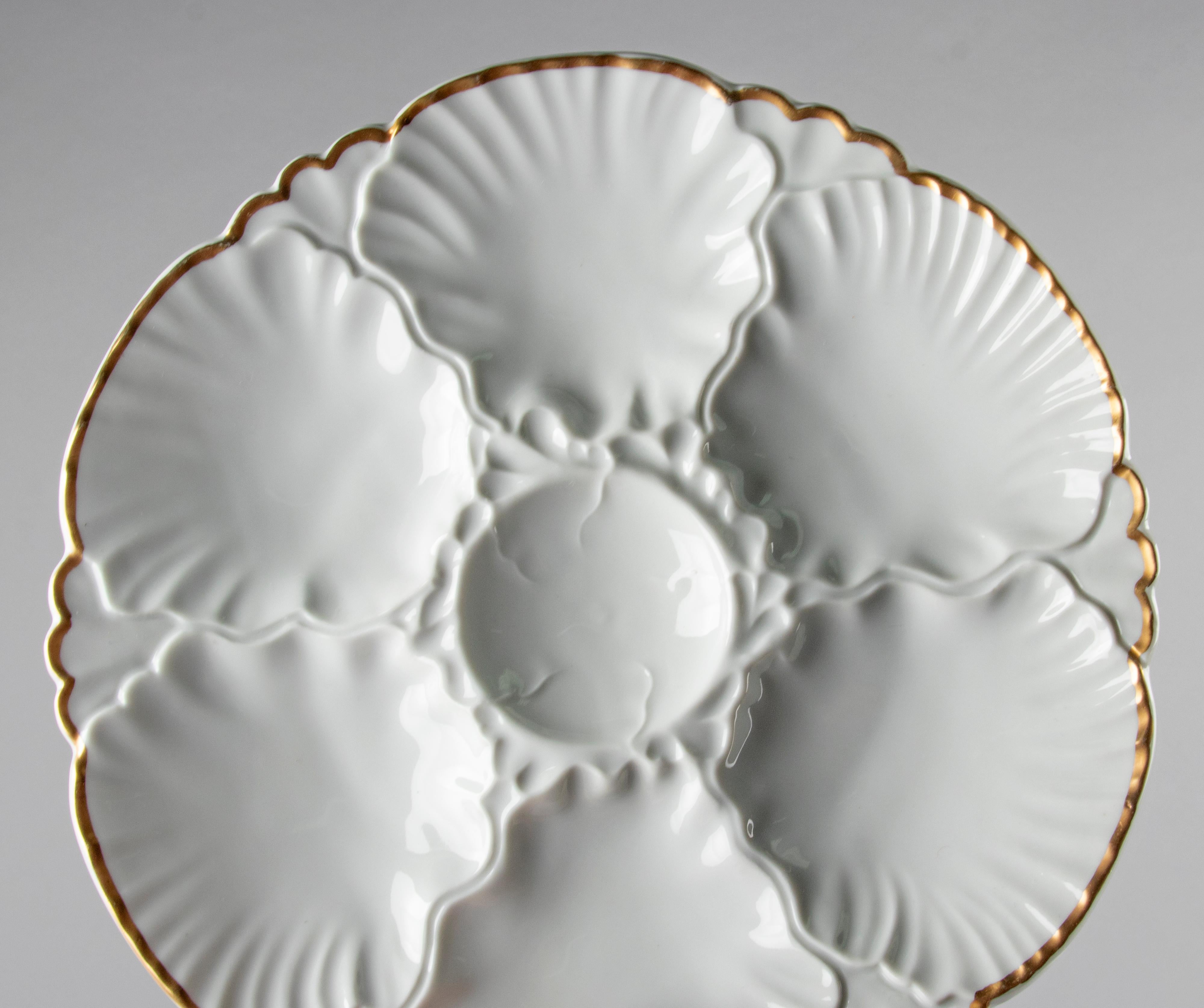 Set of 12 Porcelain Oysterplates Made by Cerabel 7