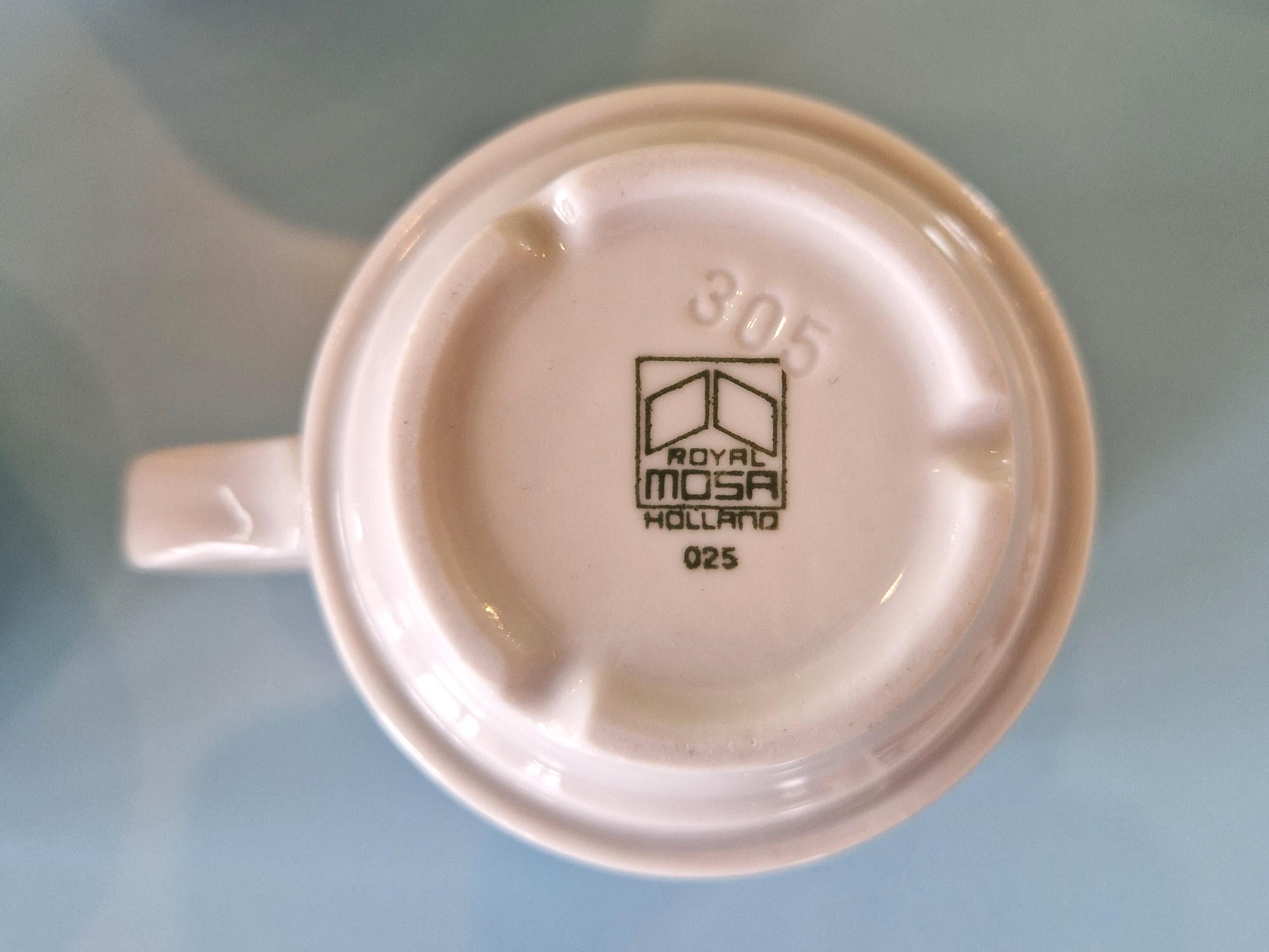 Mid-Century Modern Set of 12 Postmodern Memphis cups by Royal Mosa Maastricht, The Netherlands 1980 For Sale