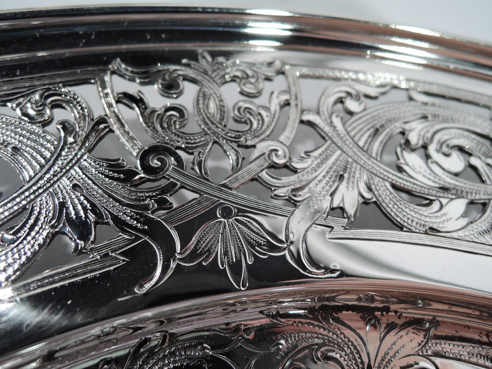 Sterling Silver Set of 12 Pretty American Edwardian Art Nouveau Dinner Plates