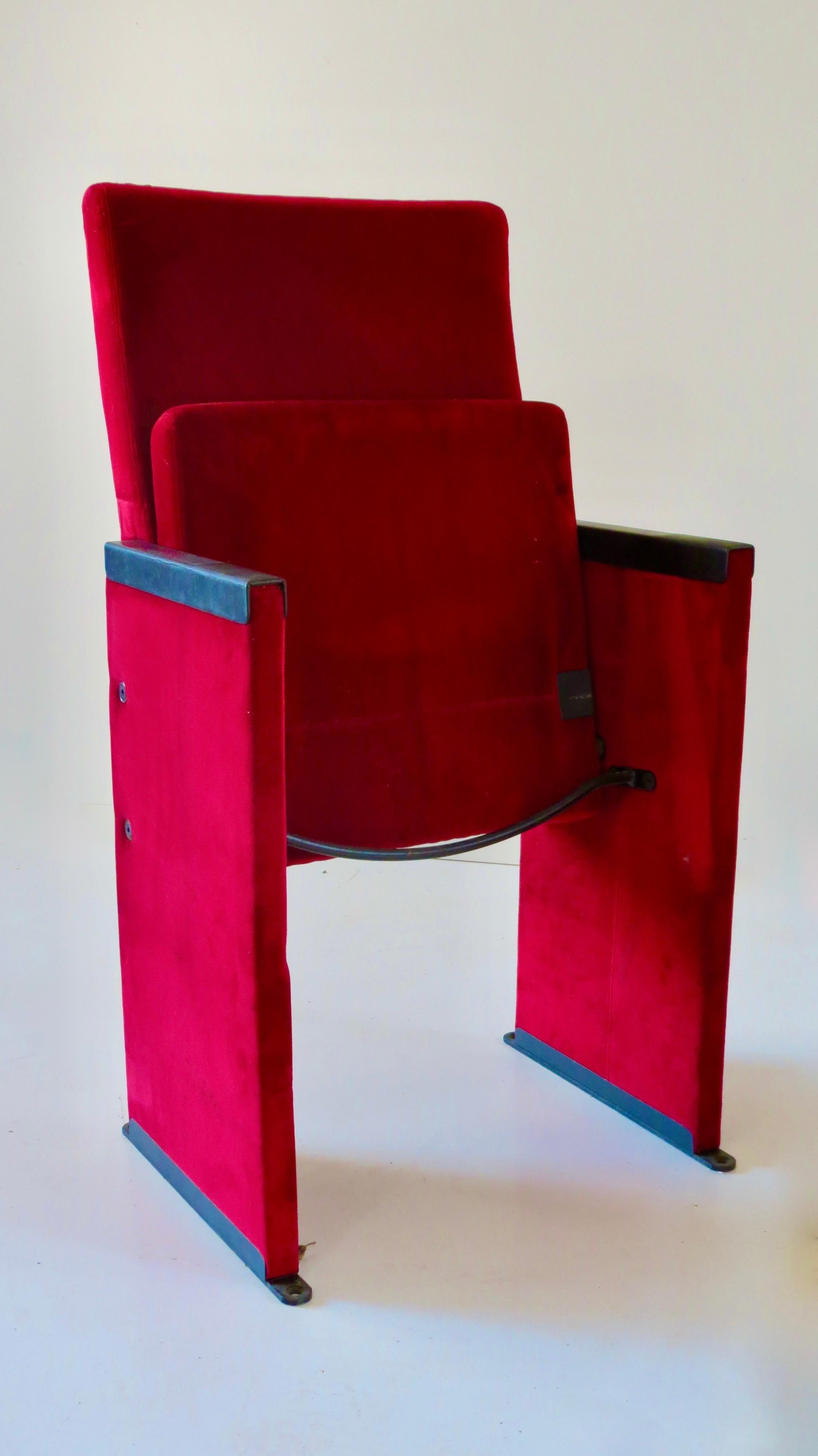 Set of 12 Red Velvet Carlo Scarpa Theatre Chairs, from the Auditorium Roma, 1960 For Sale 1