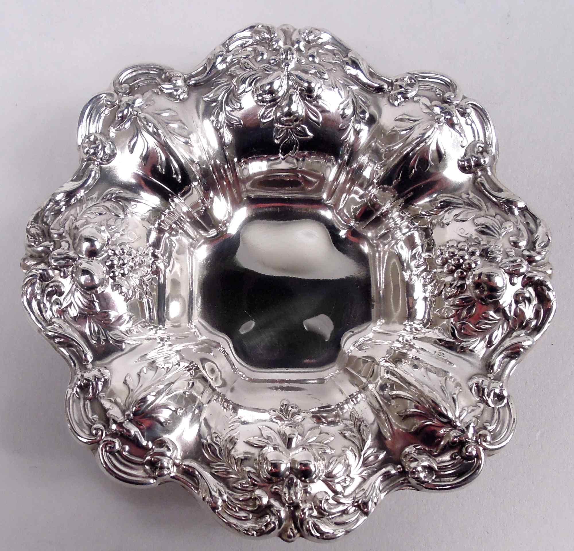 Set di 12 piatti per noci in argento sterling Reed & Barton Francis I In condizioni buone in vendita a New York, NY