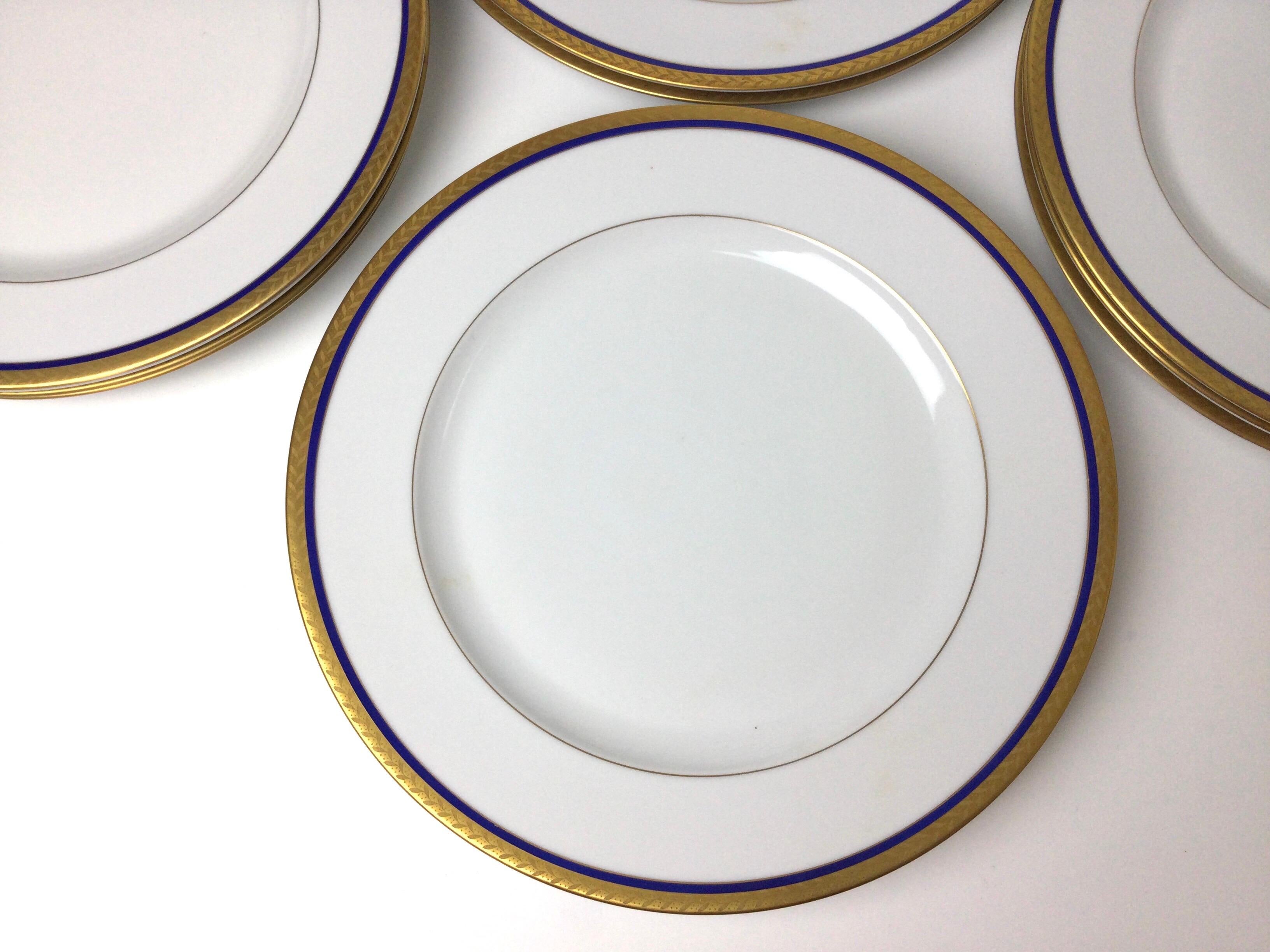 Set of 12 Royal Bayreuth China Dinner Plates White with Cobalt and Gilt Borders In Excellent Condition In Lambertville, NJ