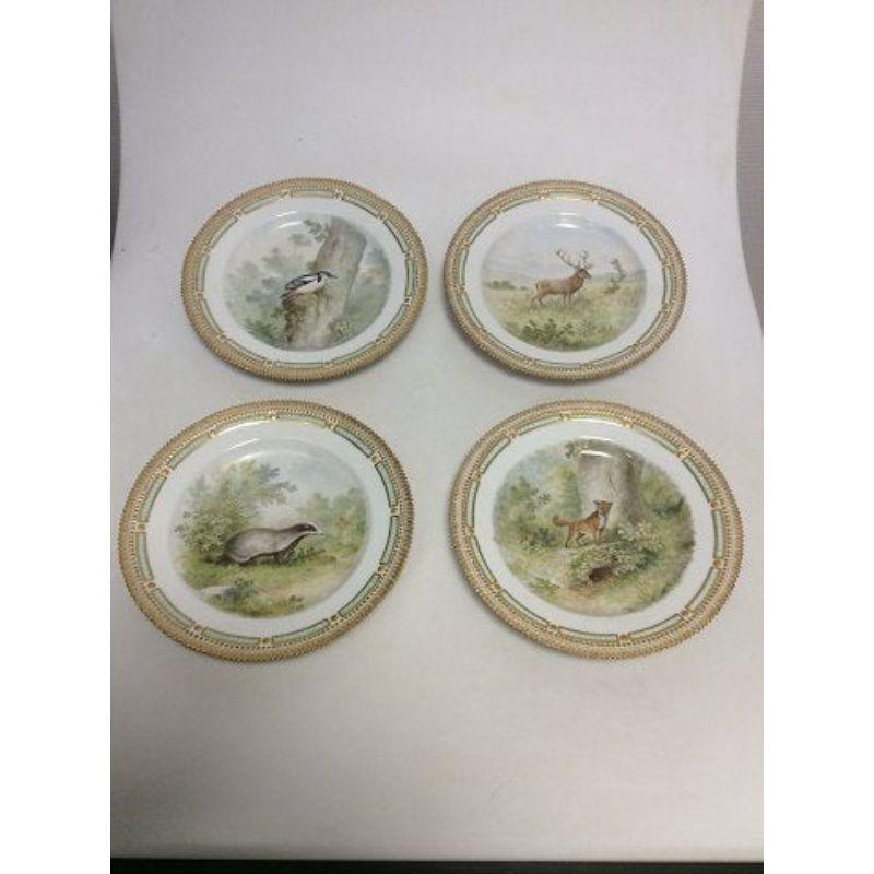 Lote de 12 Plato llano juego Flora Danica nº 3549 de Royal Copenhagen Porcelana en venta