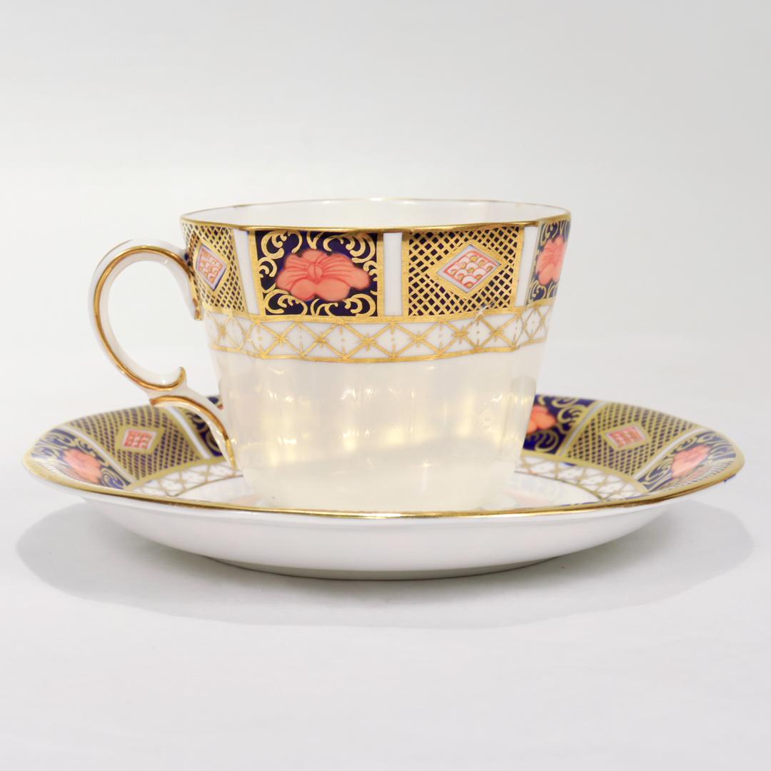 Satz von 12 Royal Crown Derby Porcelain Border Imari Pattern 8450 Tassen & Untertassen im Angebot 3