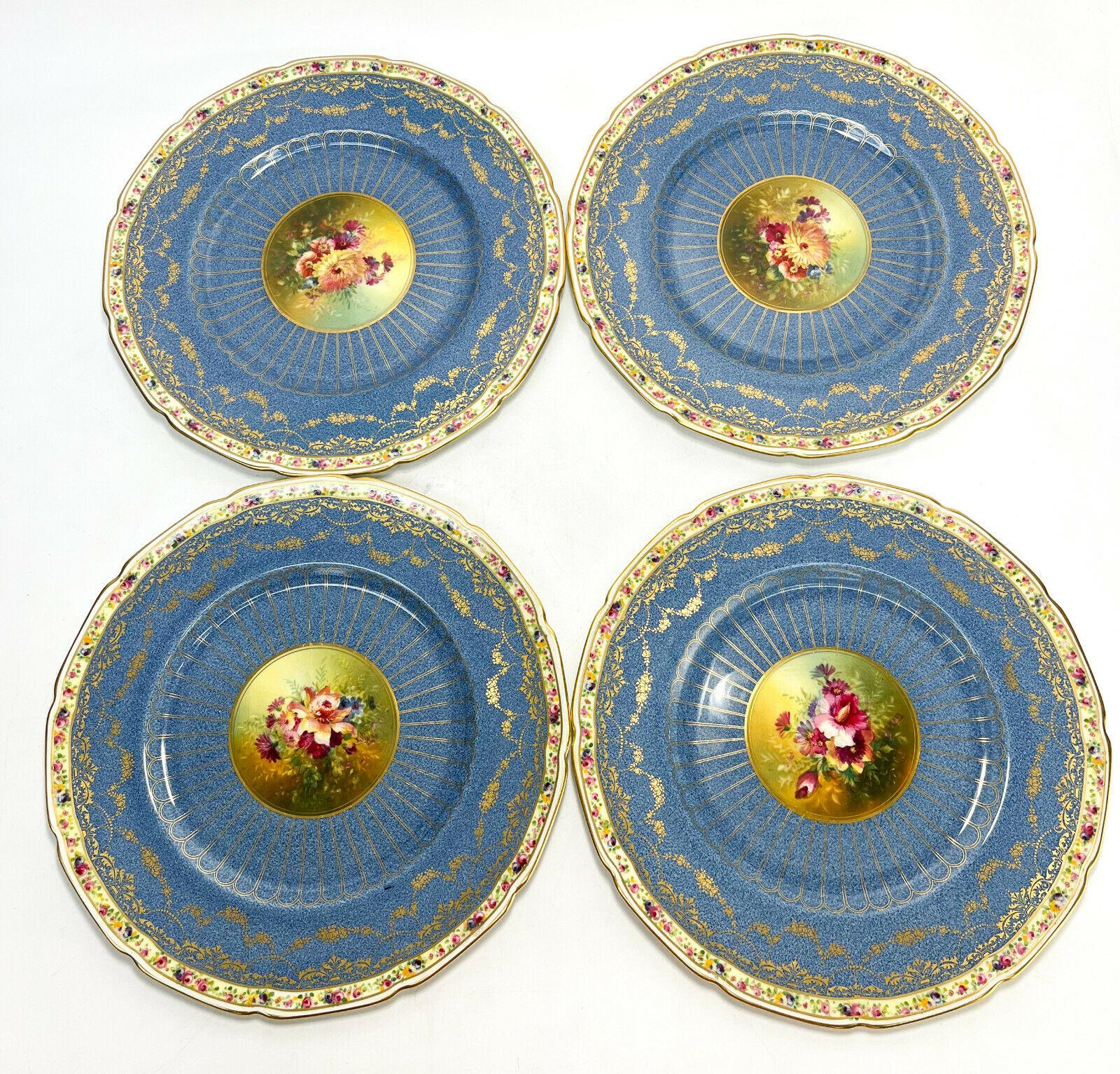 Hand-Painted Set of 12 Royal Doulton England Porcelain Dinner Plates, circa 1910