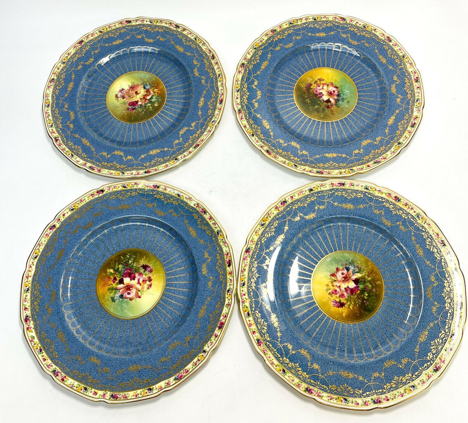 Set of 12 Royal Doulton England Porcelain Dinner Plates, circa 1910 In Good Condition In Gardena, CA