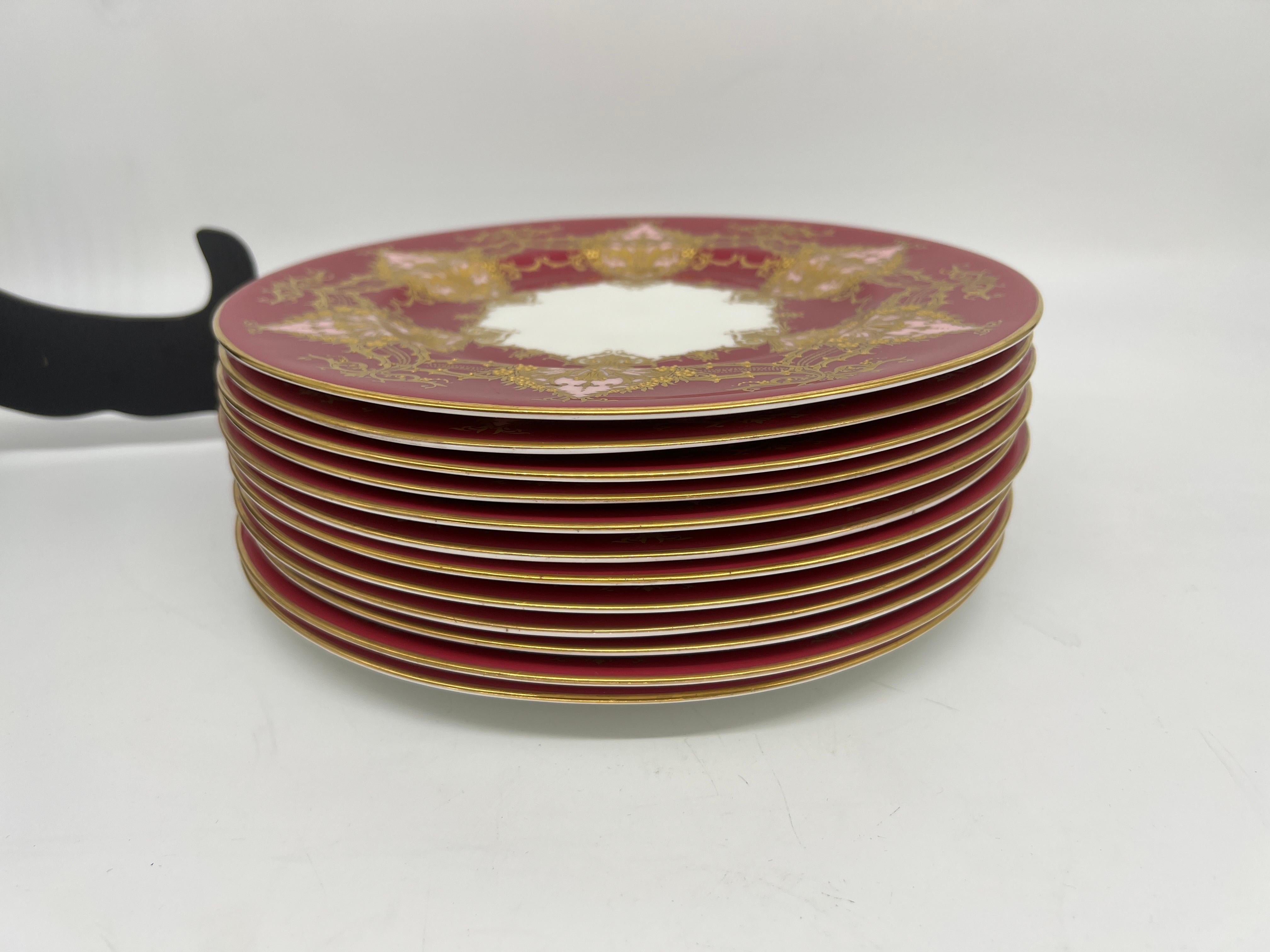 Set of 12 Royal Worcester Two- Tone Heavily Raised Gilt Decorated Dinner Plates For Sale 6