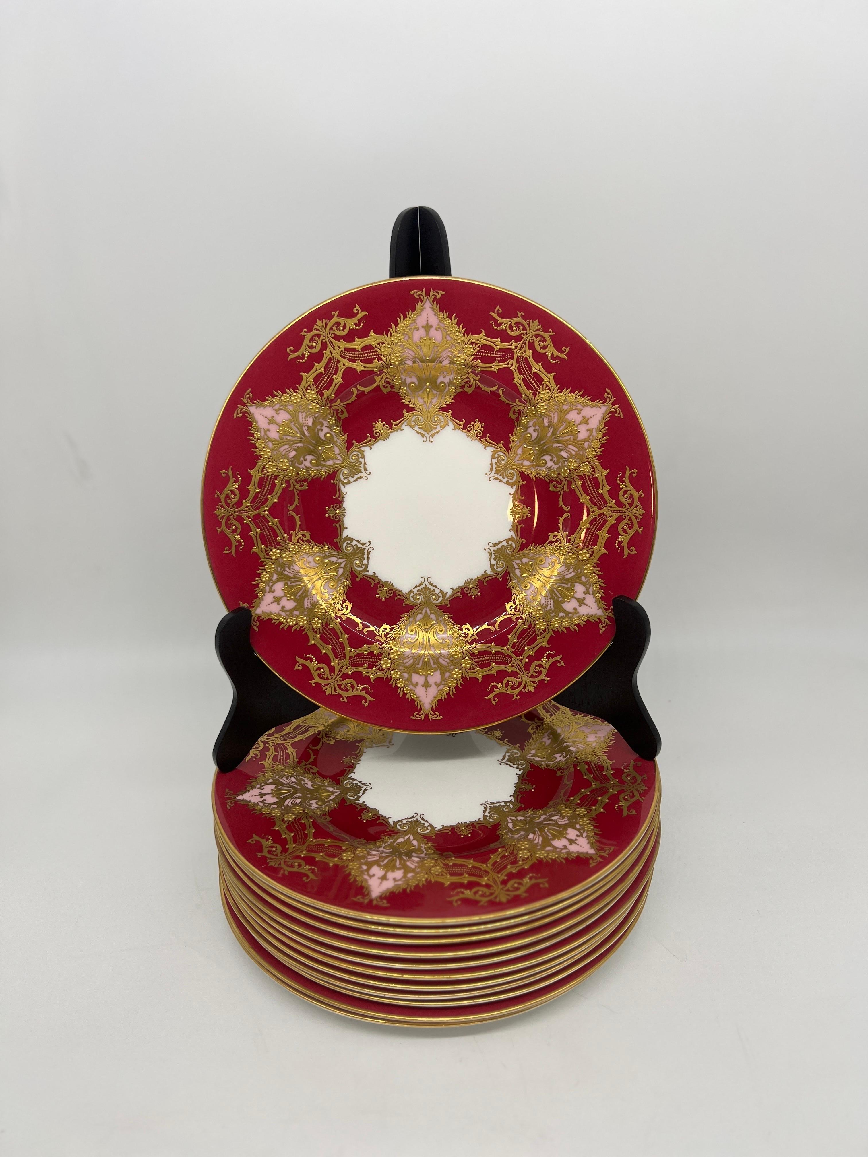 Set of 12 Royal Worcester Two- Tone Heavily Raised Gilt Decorated Dinner Plates In Good Condition For Sale In Atlanta, GA