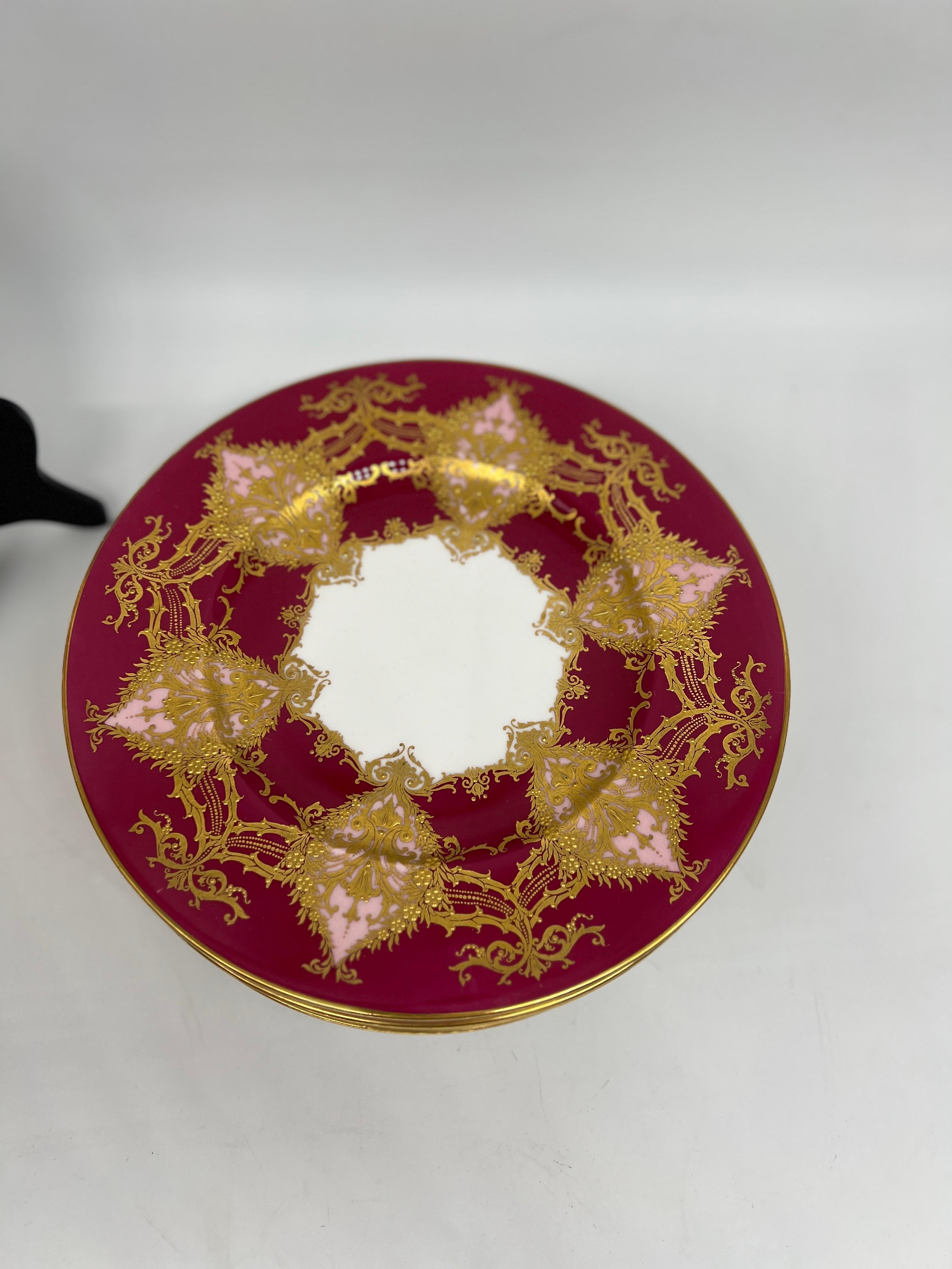 Set of 12 Royal Worcester Two- Tone Heavily Raised Gilt Decorated Dinner Plates For Sale 4