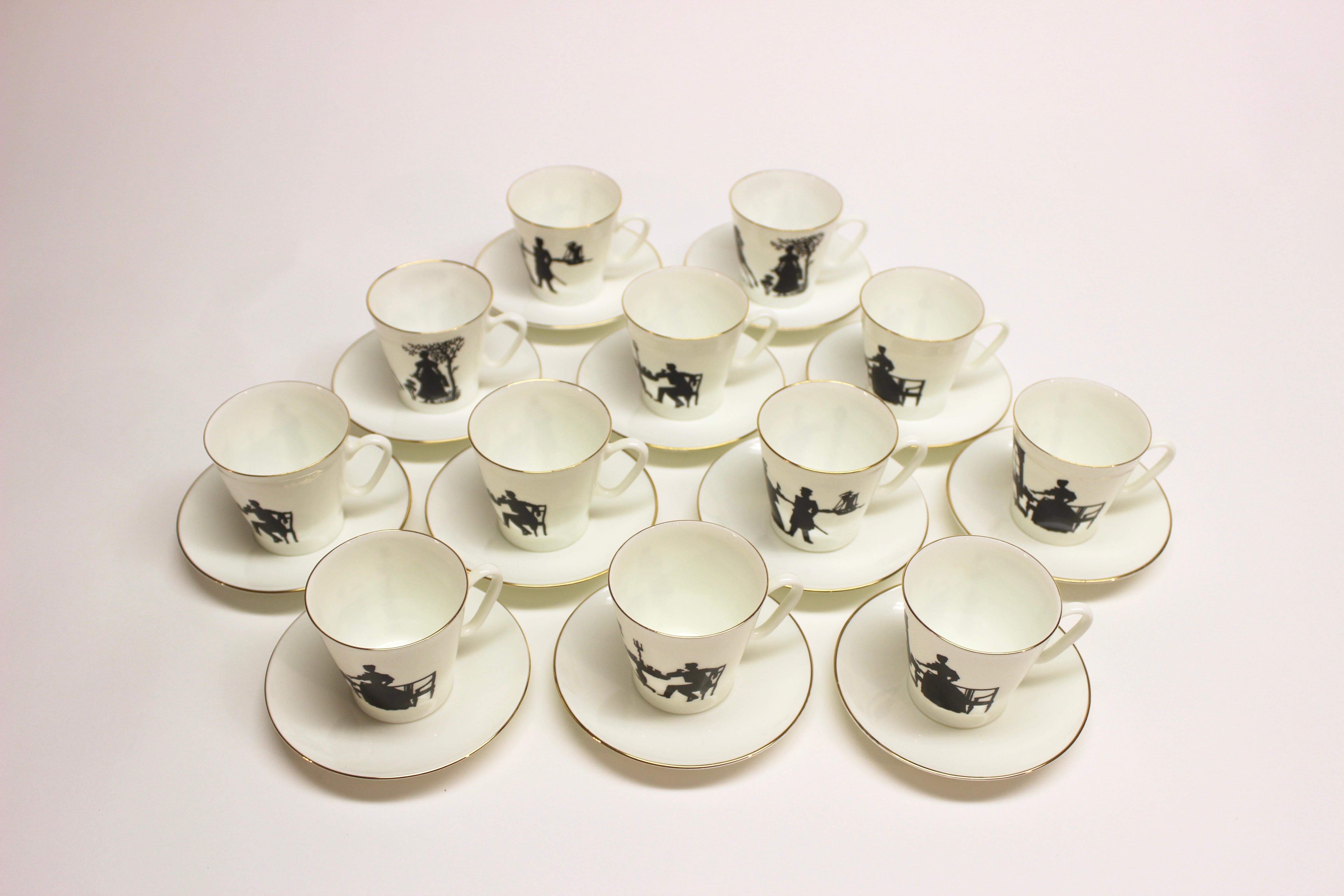 Set von 12 russischen Lomonosov Demi-Tasse-Porzellanbechern und Untertassen (Russisch)