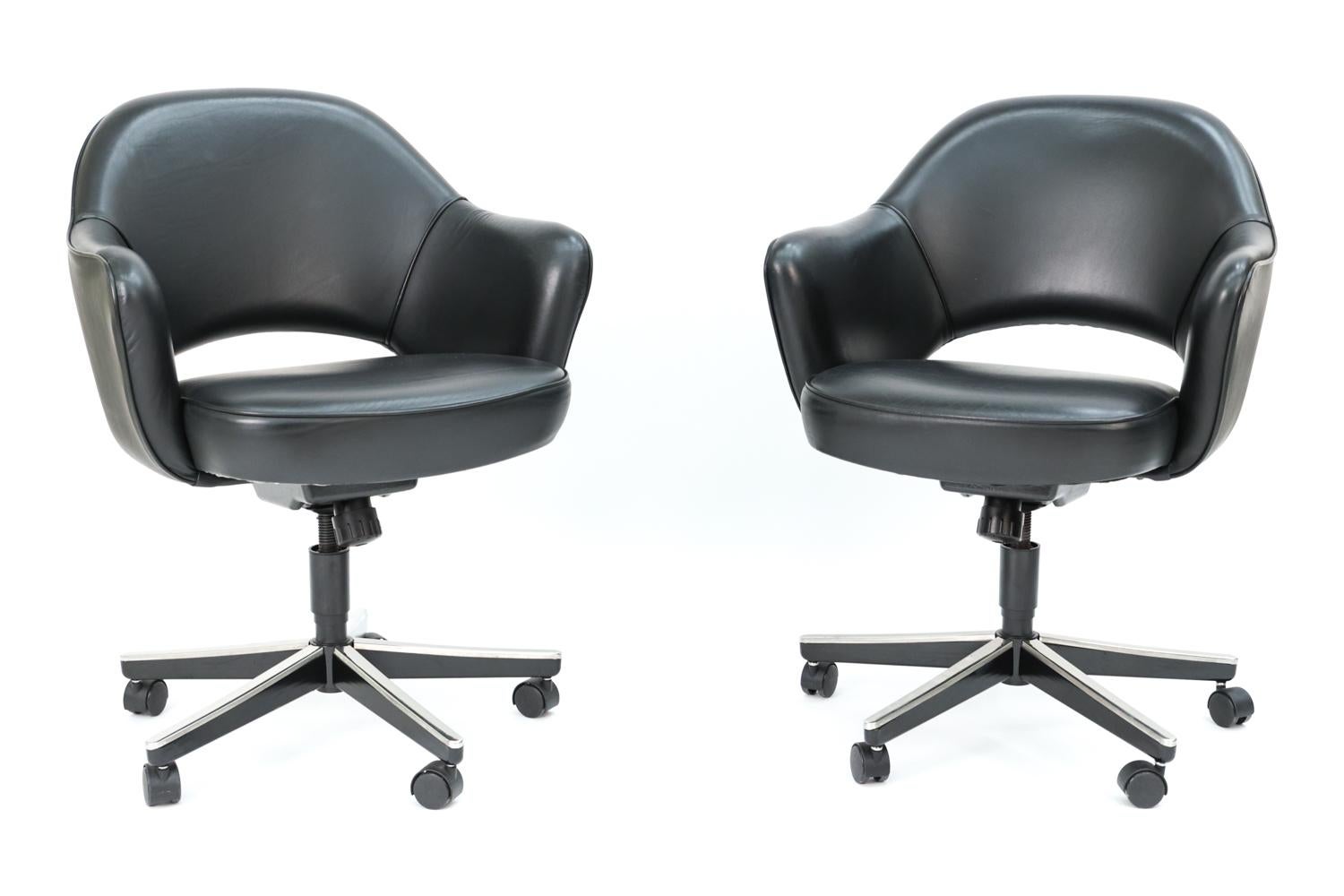 Set of 12 Saarinen for Knoll Executive Chairs in Black Leather with Swivel Bases 5