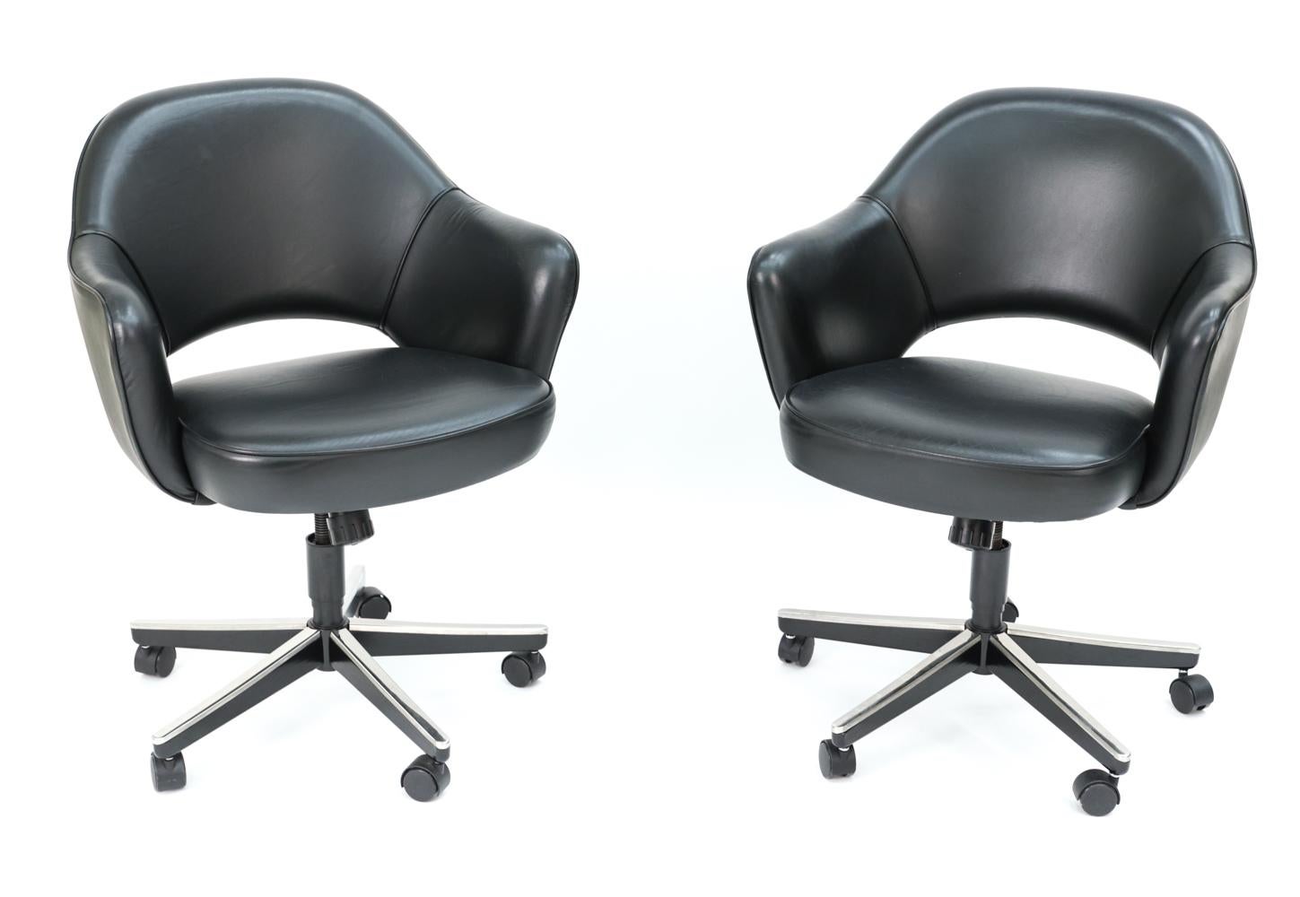 Set of 12 Saarinen for Knoll Executive Chairs in Black Leather with Swivel Bases 6