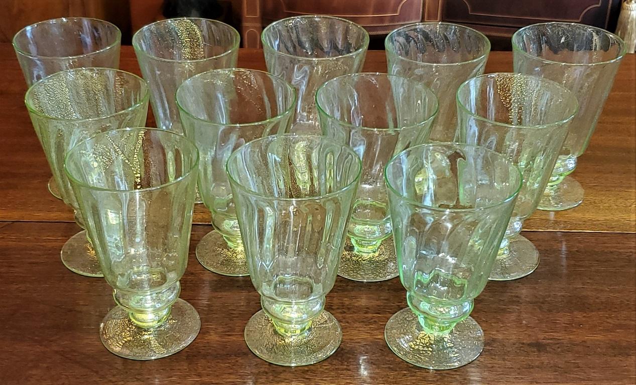 Set of 12 Salviati Venetian Green and Gold Flecked Beer or Water Glasses 2