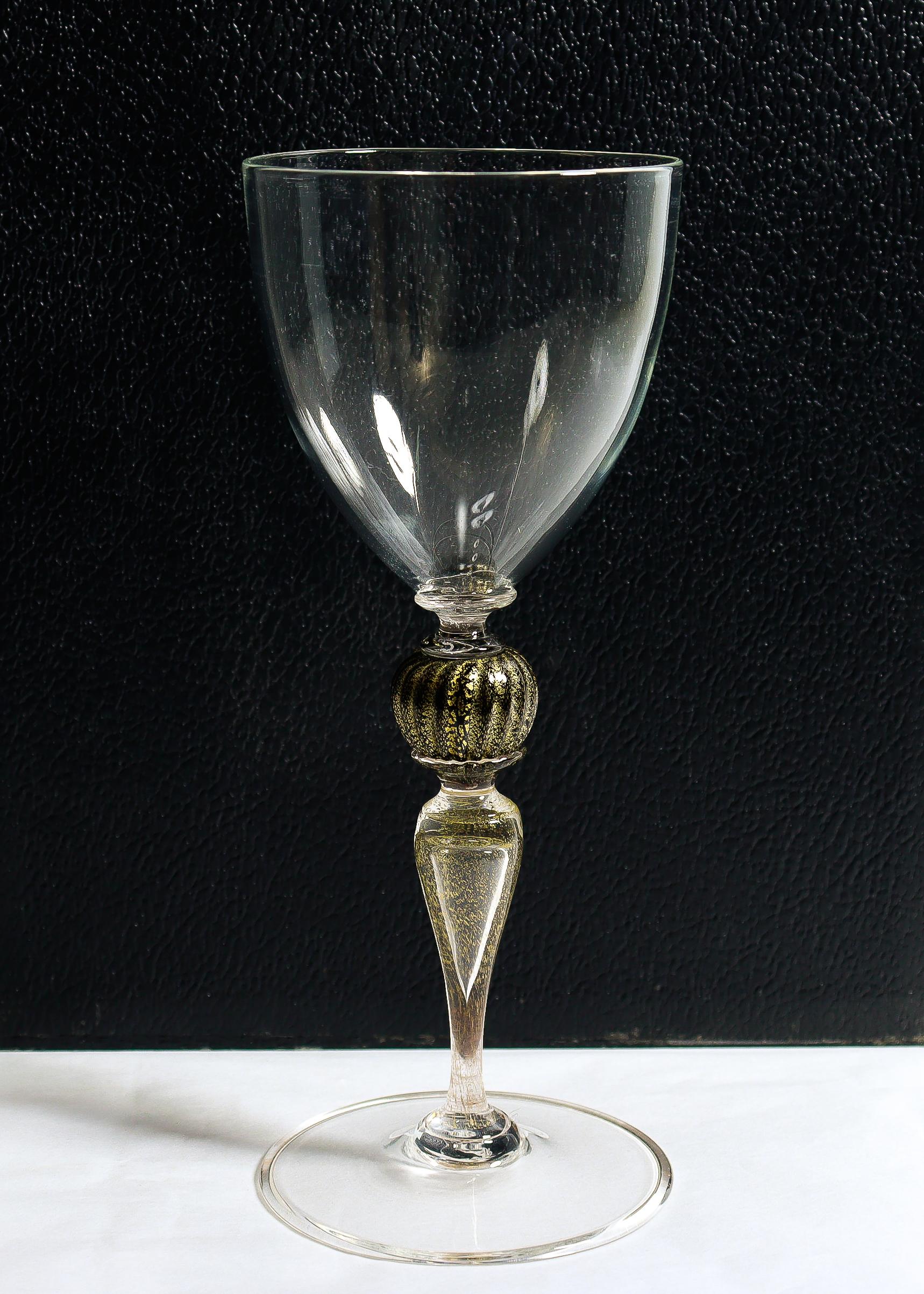 Ensemble de 12 gobelets à vin en verre vénitien / Murano avec noir et or, de Salviati en vente 5