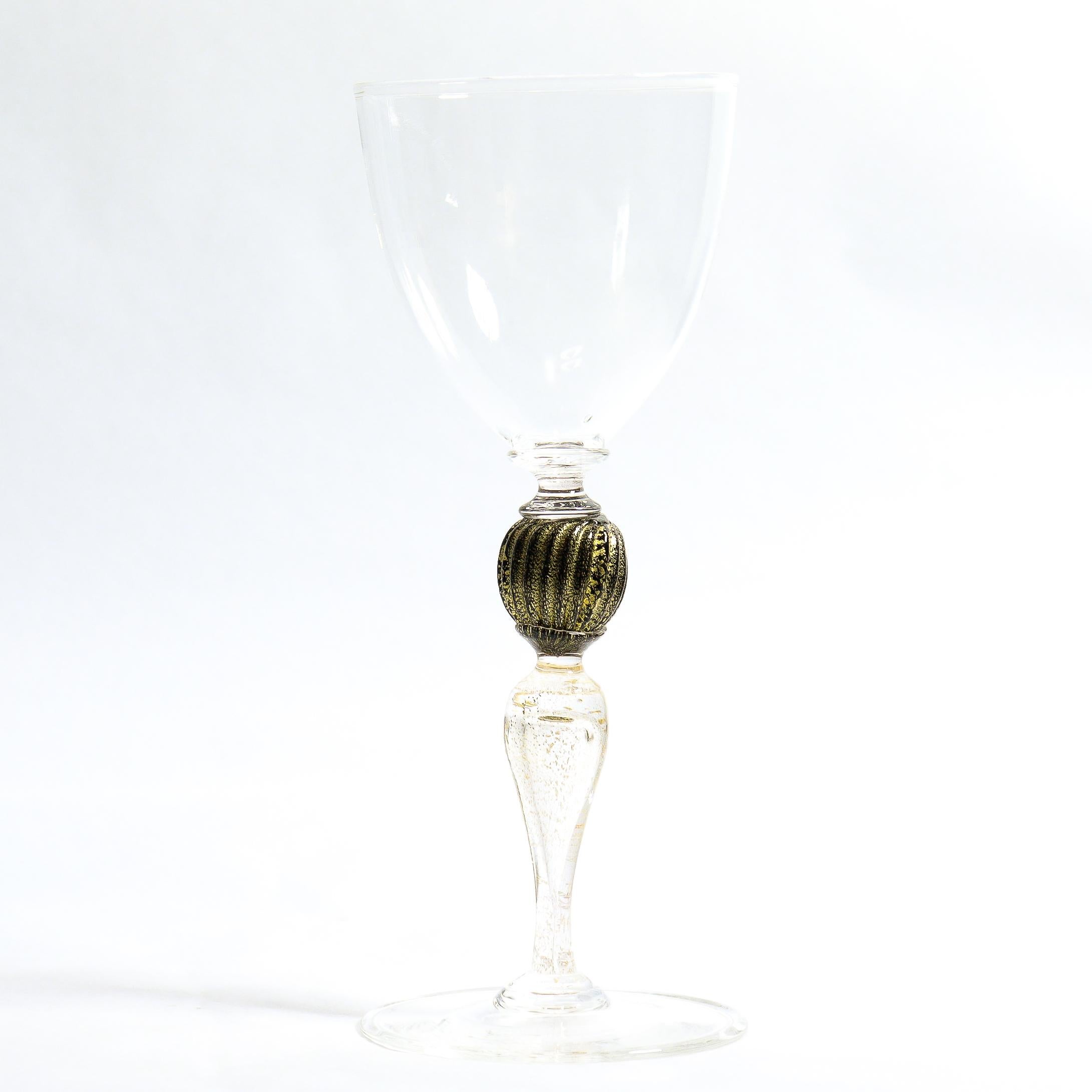 Ensemble de 12 gobelets à vin en verre vénitien / Murano avec noir et or, de Salviati Bon état - En vente à Philadelphia, PA